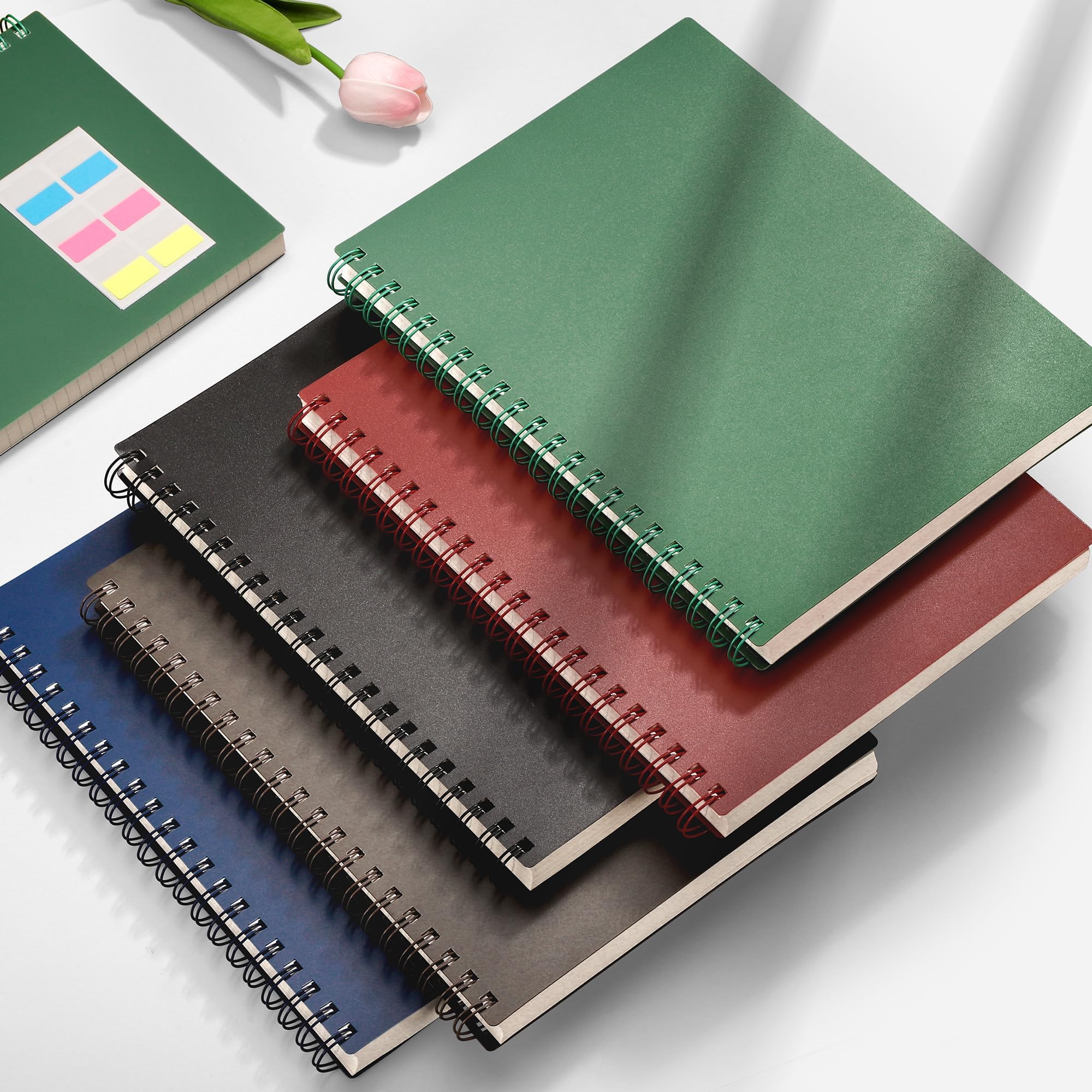 AHGXG Carnet à spirale ligné – Carnet à spirale 21,6 x 27,9 cm Grand format A4, 300 pages lignées, papier épais de 100 g/m², couverture rigide en plastique pour homme et femme, pour bureau, école,