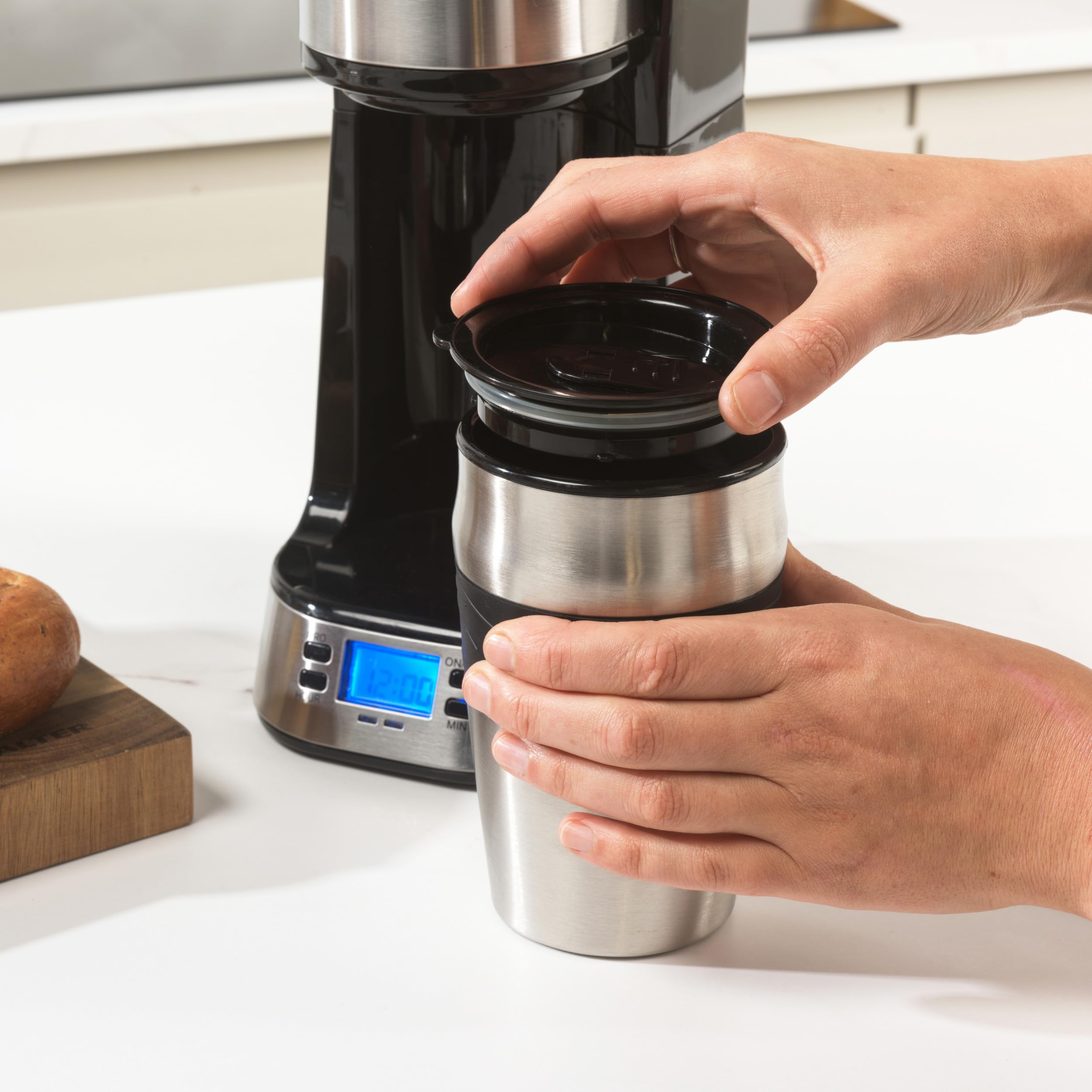 Salter Cafetera de Filtro Digital – Filtro Lavable y Reutilizable, Incluye Taza de Viaje de 420 ml de Acero Inoxidable, Prepara Café en 3-4 Minutos, Compatible con Café Molido o Pads
