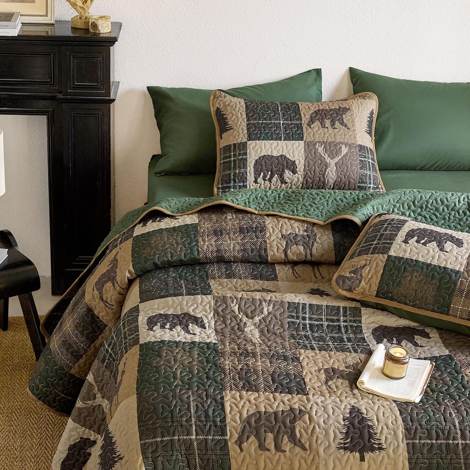 Wake In Cloud - Rustic Quilt Set, Cabin Lodge Christmas Bear Moose Deer Wildlife Western Patchwork Country, Reversible Lightweight Bedspread Coverlet, 3 Pieces, Green Brown, Queen/Full Size - Image 5