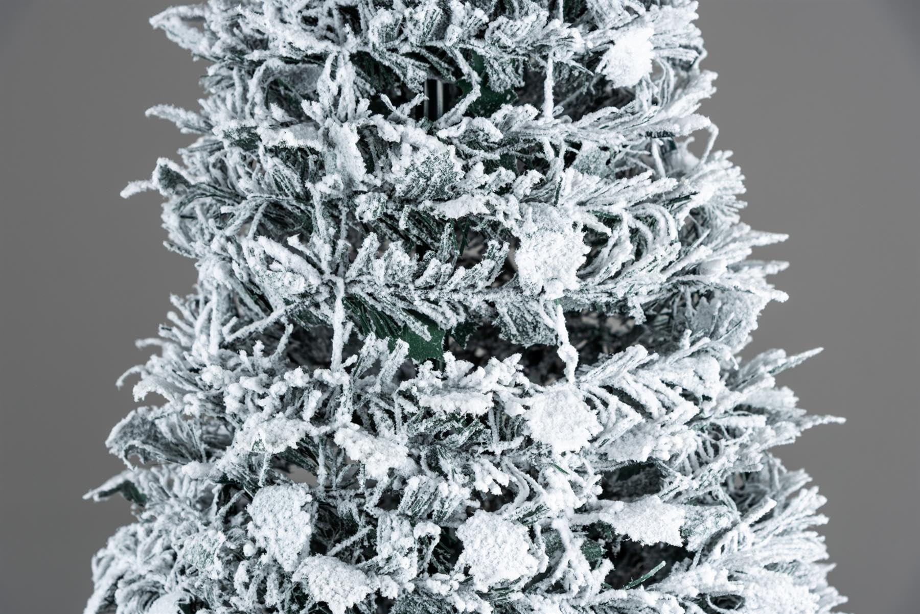 SHATCHI Beleuchteter Weihnachtsbaum für den Innenbereich, 1,2 m - 1,8 m, warmweiß, batteriebetrieben, Stechpalmenbeflockt, 1,5 m
