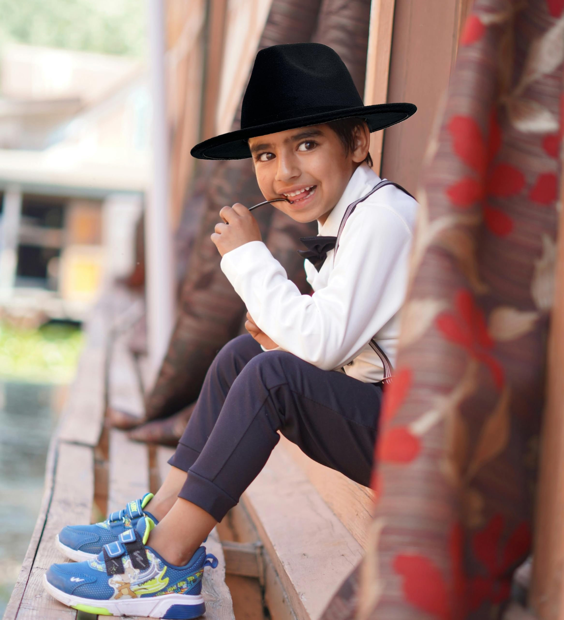 Jastore Gorro de fieltro de lana para niños y niñas, diseño clásico de ala ancha, con lazo, para bolos - marr�n - 4- 9 años