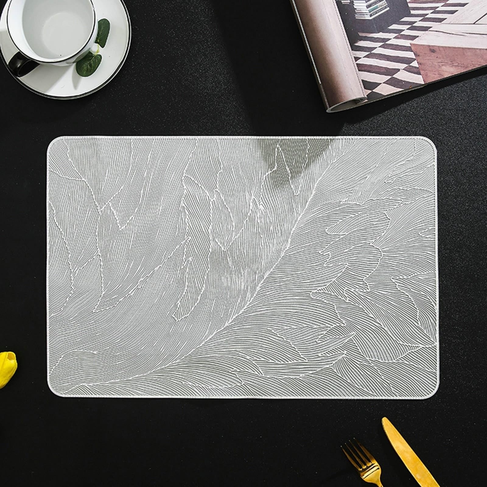 Placemat - Set di 8 place Mats in argento con motivo a piuma, 30 x 45 cm, per cucina e sala da pranzo