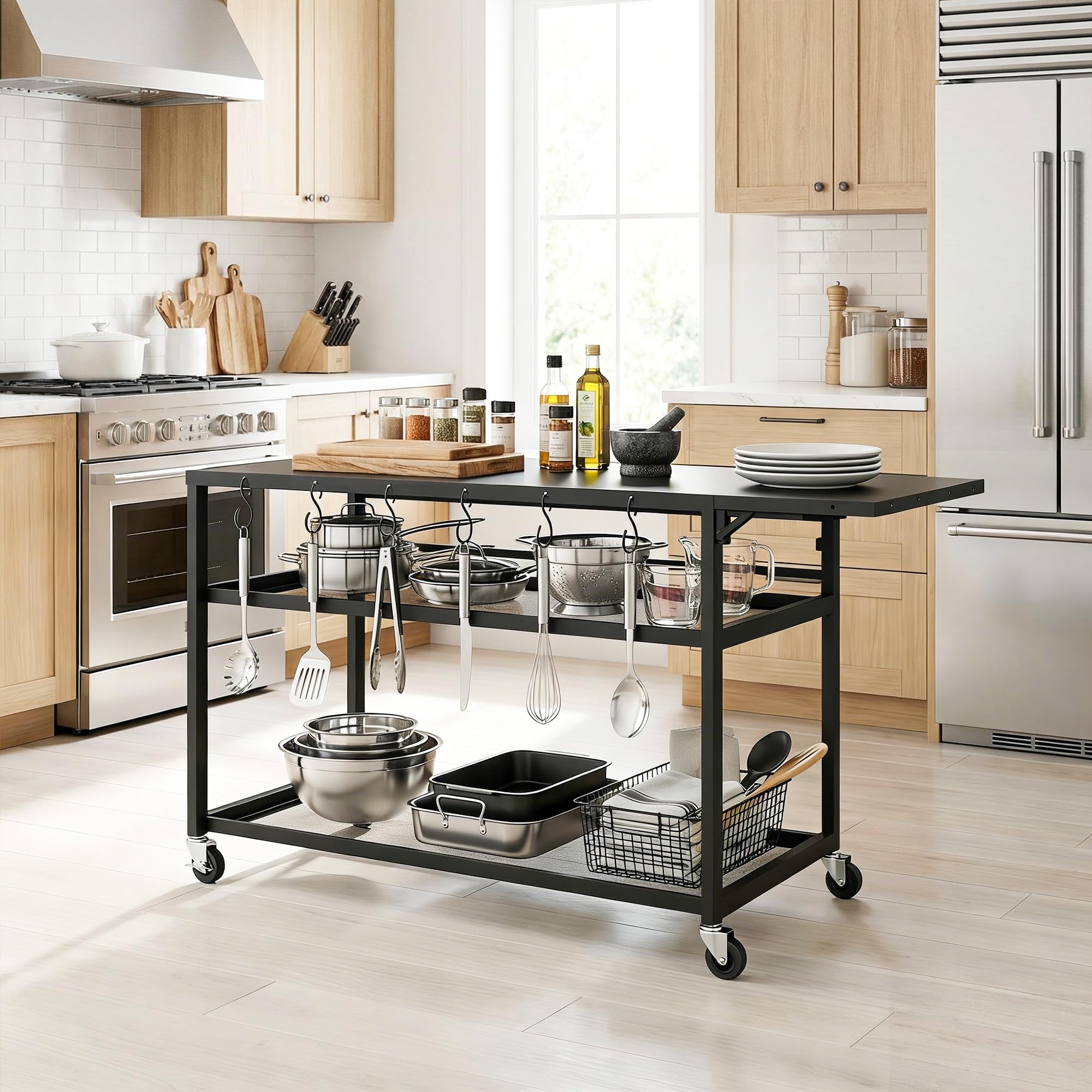 Outsunny - Carro de barbacoa con ruedas, isla de cocina con bandeja lateral plegable, tres estantes, ganchos y punzonado, 133 x 48,5 x 82 cm, color negro