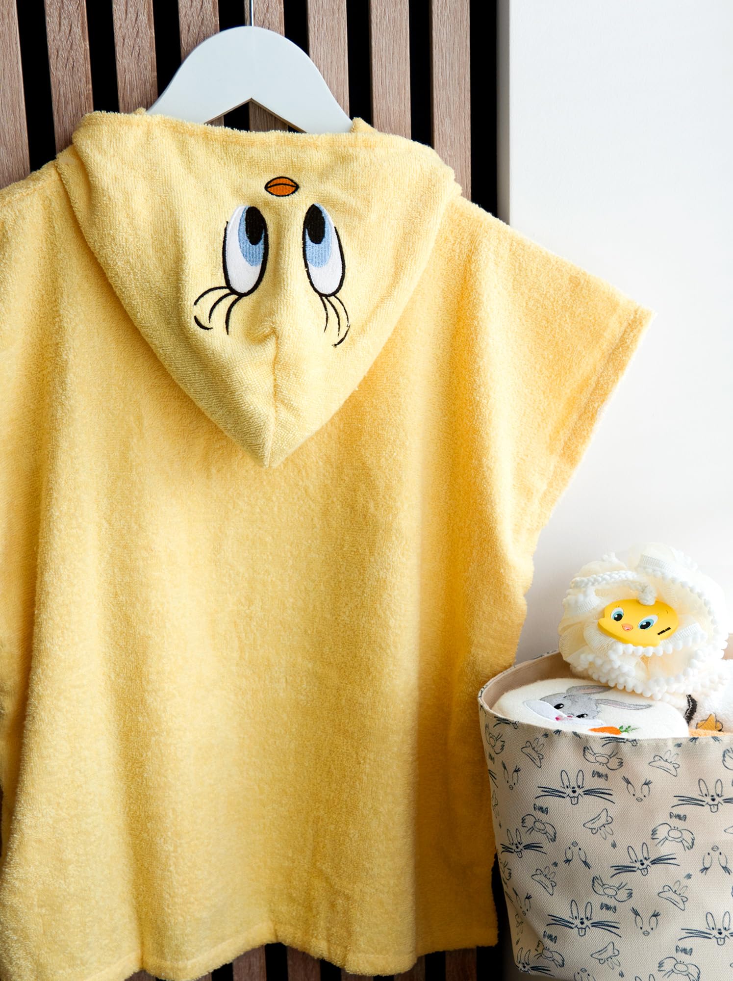 LOONEY TUNES - Poncho De Bain Titi - Serviette Éponge Douce 100% Coton, Poncho 55 x 58 cm - Pour Bébé Et Enfant Jusqu'à 5 Ans - Accessoire Douche Fille, Garçon - Produit Officiel Warner Bros