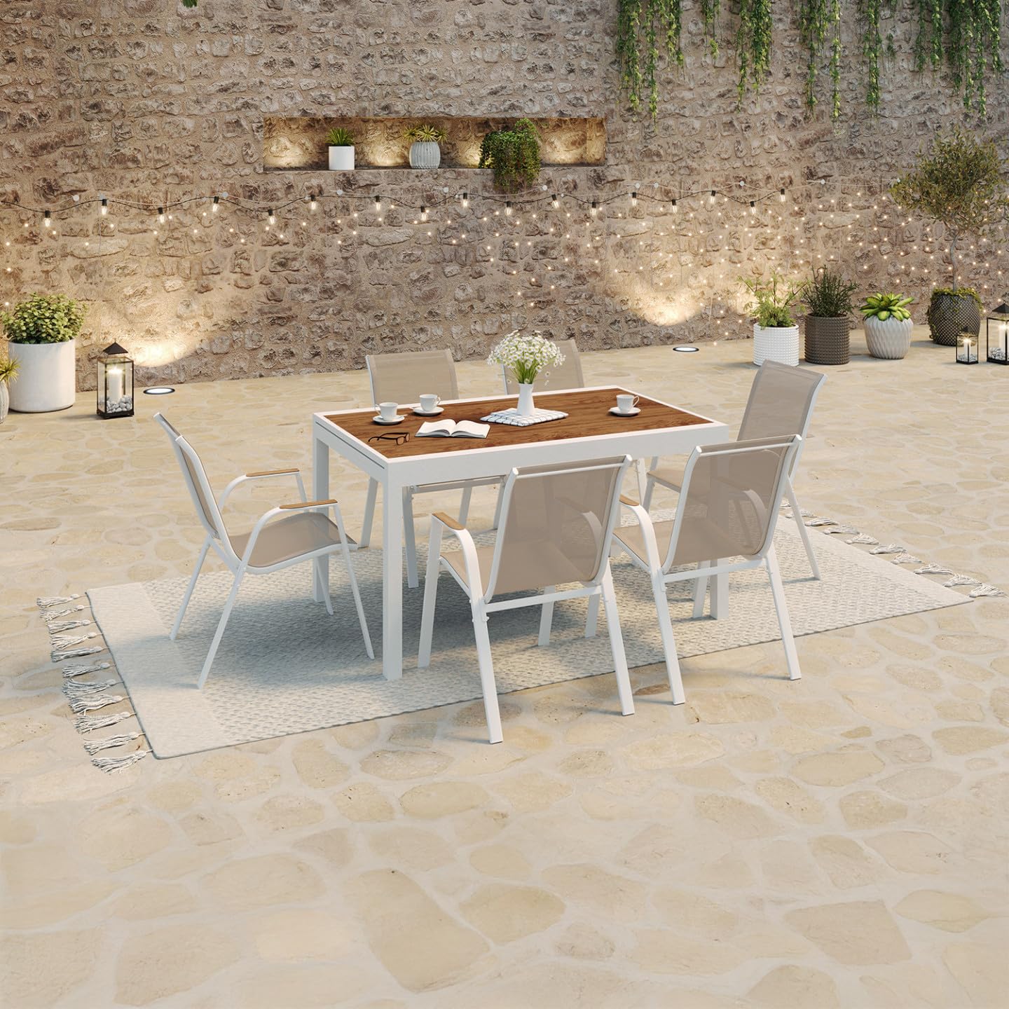 IDMarket - Salón de jardín NOUMEA Mesa extensible 135/270 cm, tablero de vidrio templado con efecto de madera y 12 sillas apilables, blanco y madera