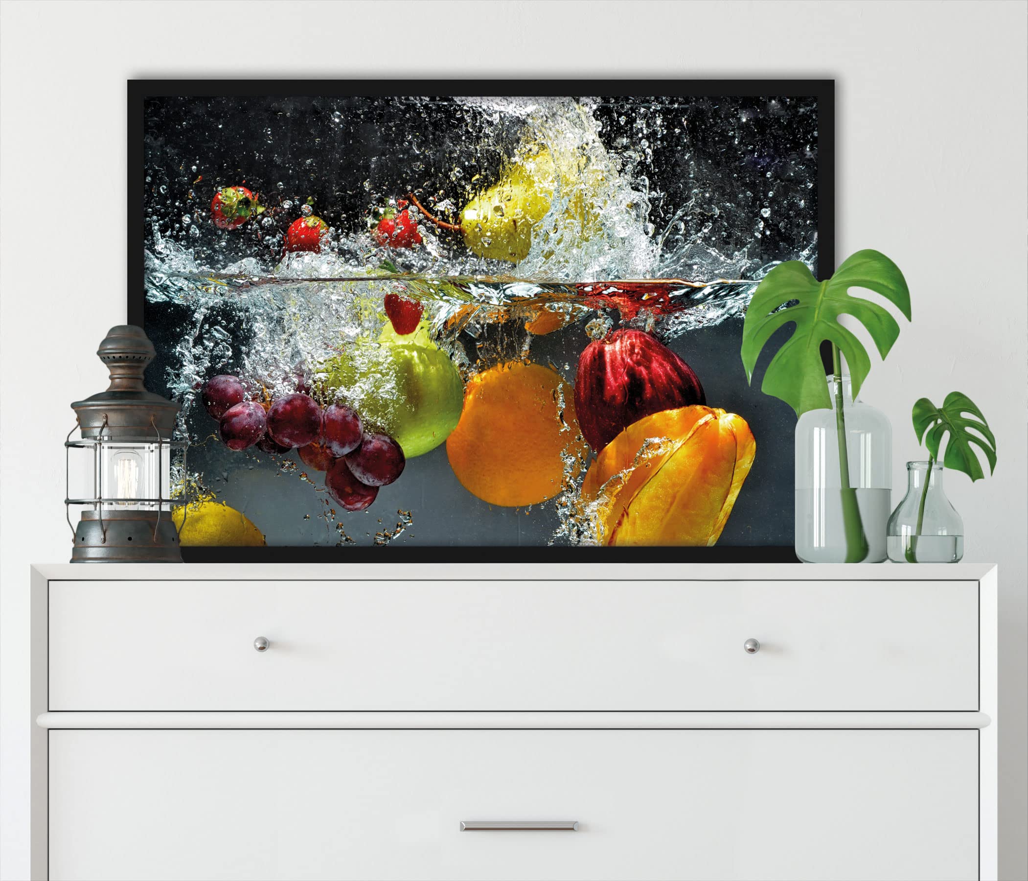 Pixxprint Früchte fallen ins Wasser, Poster im Bilderrahmen, Format: 80x60cm, Kunstdruck gerahmt