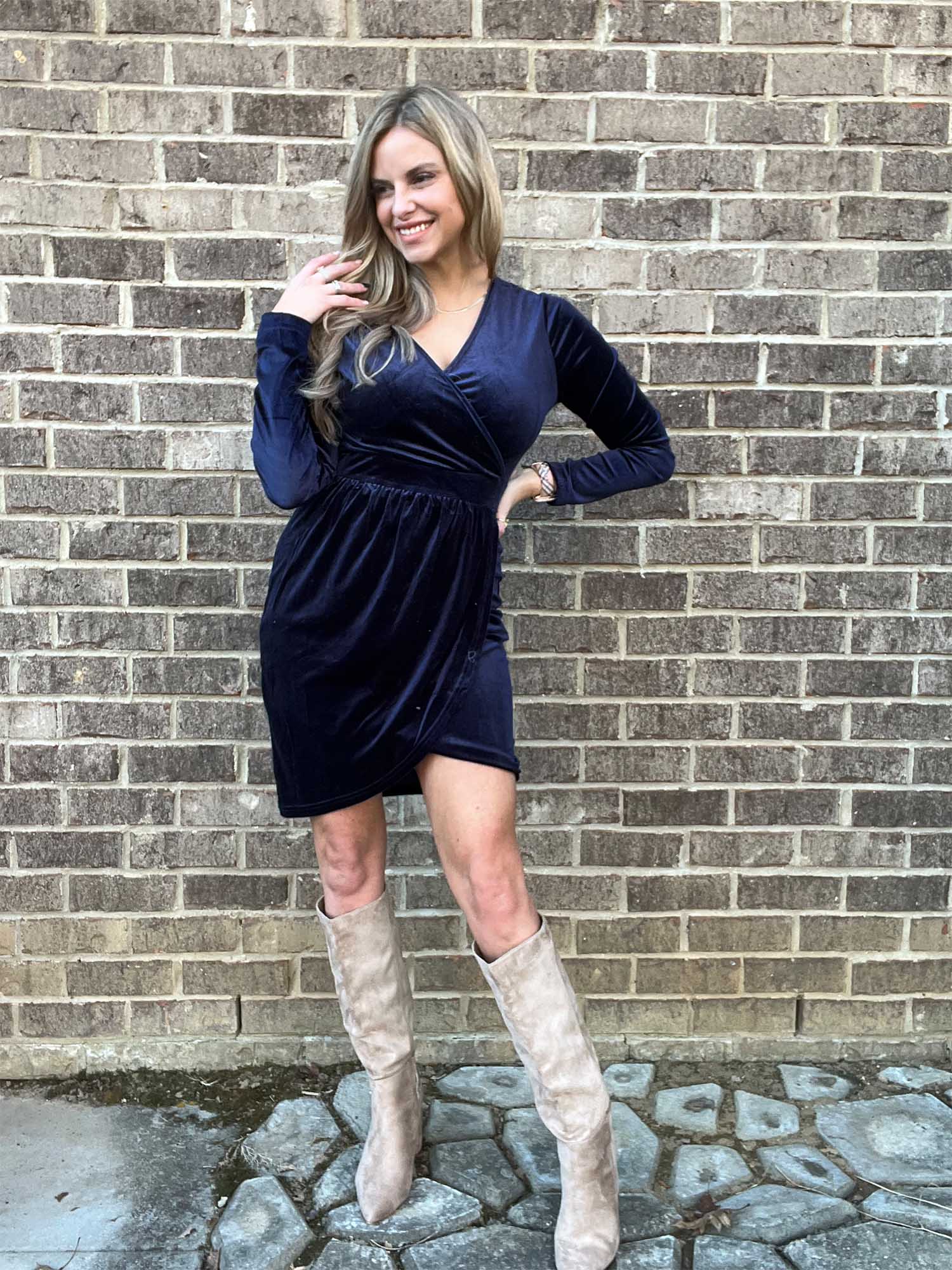 Amazon.com: MSBASIC Green Velvet Dress Semi Formal Long Sleeve Wrap V Neck  Dress for Wedding Guest (Dark Green M) : Clothing, Shoes & Jewelry