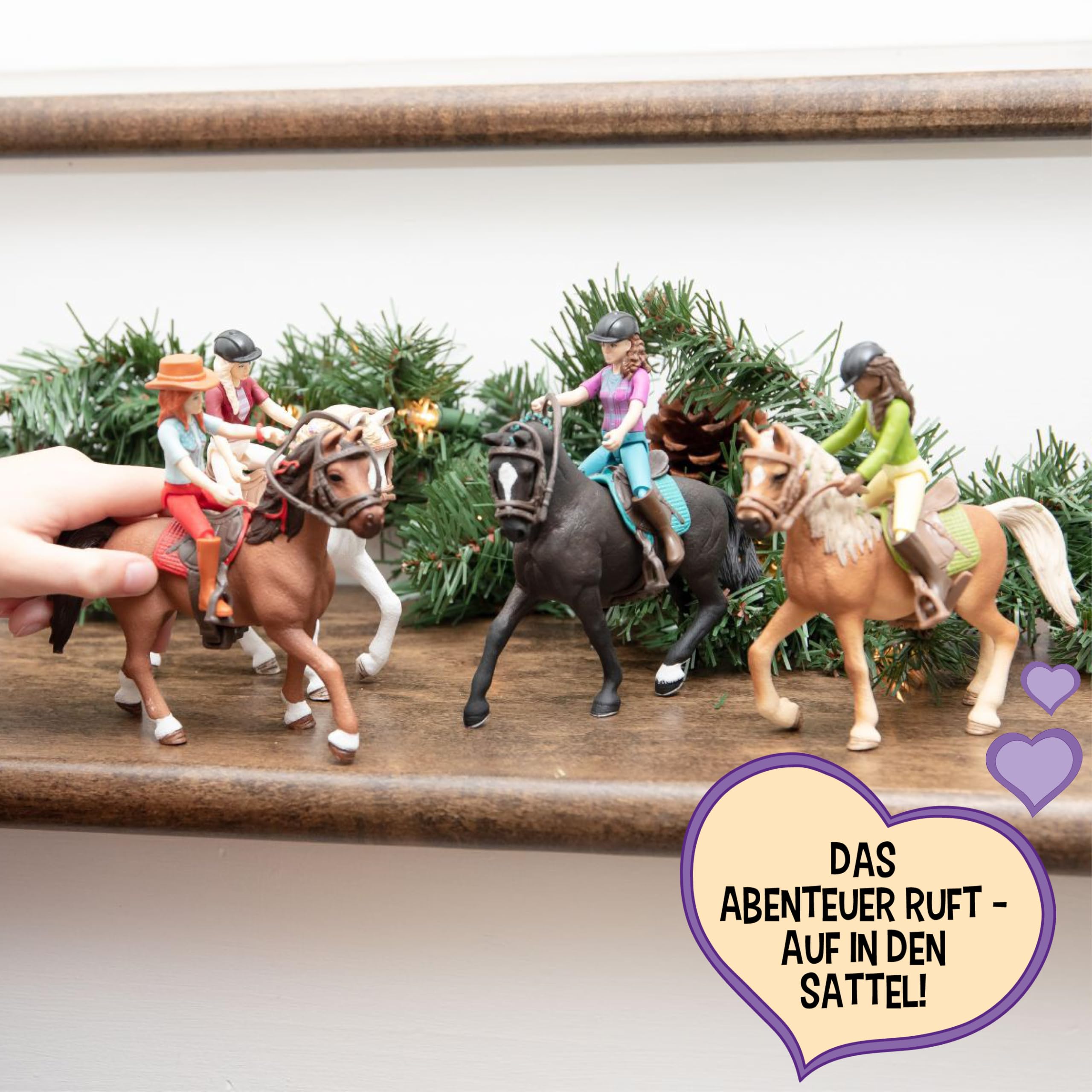 Schleich Horse Club | Ausritt 72221 | ab 5 Jahren | 40 Teile | 4 bewegliche Figuren und 4 Pferde | Geschenk für Mädchen und Jungen | Pferde Spielzeug für Kinder | exklusiv bei Amazon