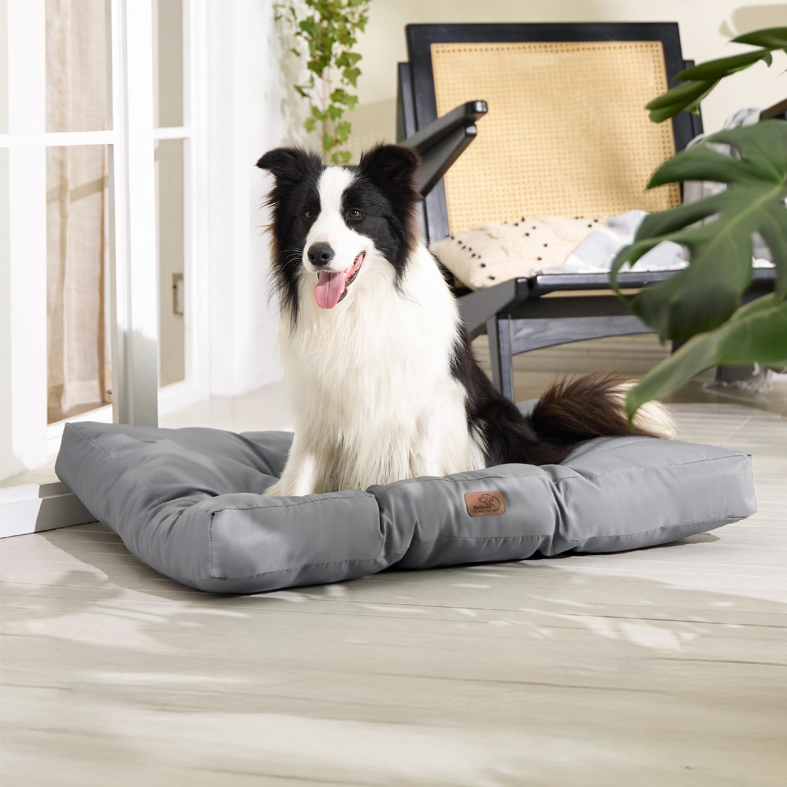 Bedsure Cama Perro Impermeable Grande - 91x68x10 cm Colchón Perro Lavable, Cojín Perro Antipelo y Suave, Gris Oscuro, L