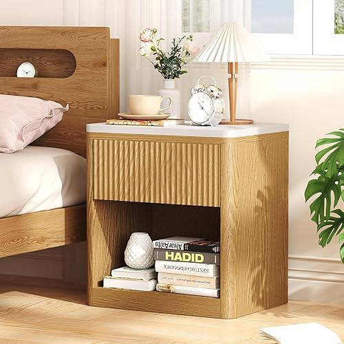 Miniatura 2 de Yusong Mesita de noche de madera acanalada, mesa auxiliar grande de 22 pulgadas con parte superior de madera de mármol sintético, modernas mesitas
