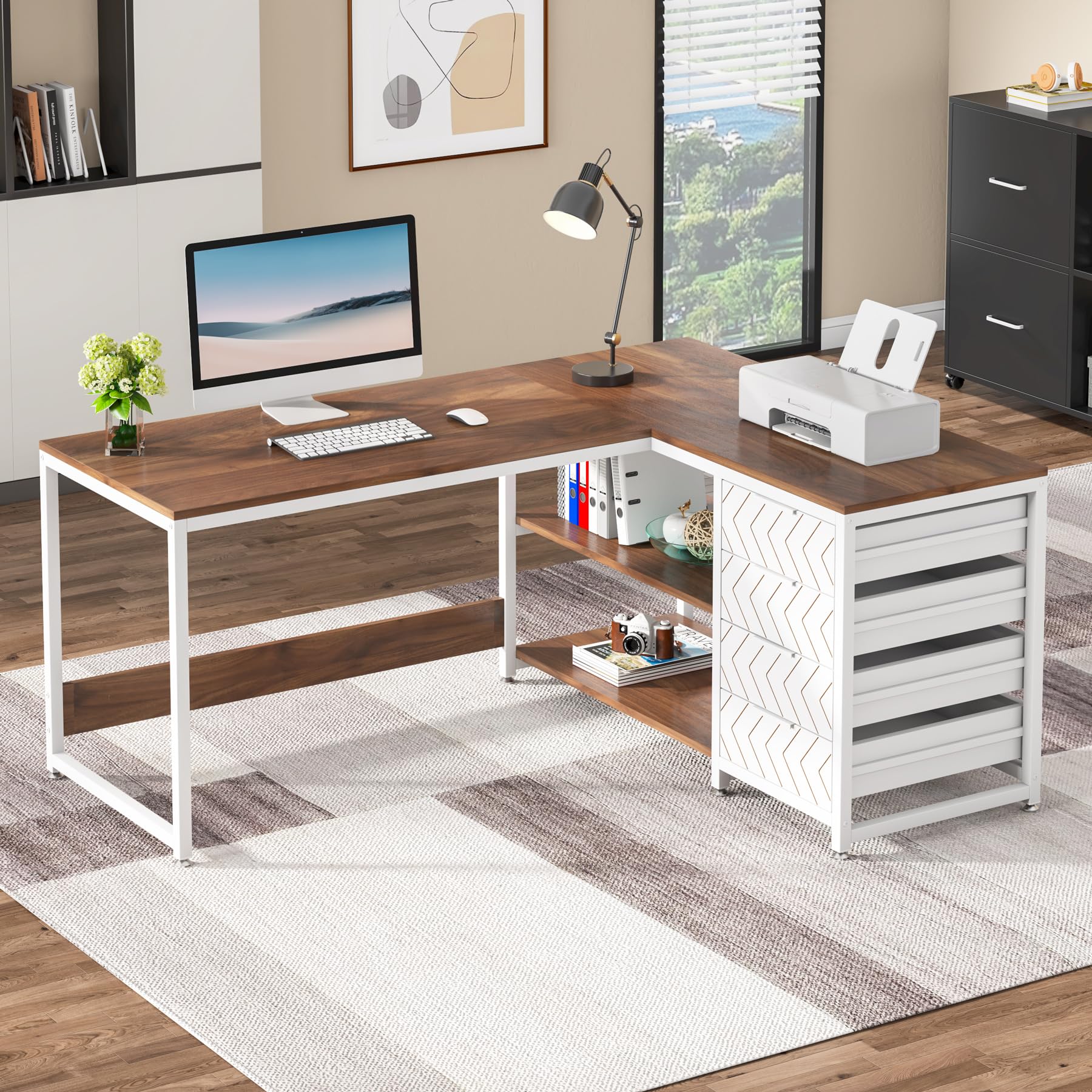 Tribesigns Scrivania con Cassetti, scrivania angolare con ripiani,Scrivania per Computer ad Angolo a forma di L,Tavolo da scrivania con 4 cassetti per ufficio,150 * 110 * 75cm (Noce bianco)
