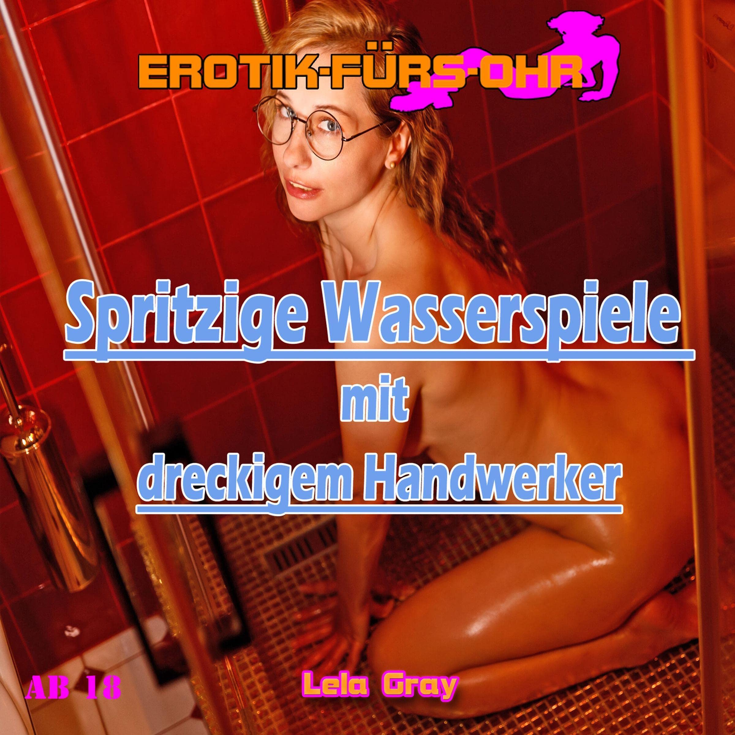 Spritzige Wasserspiele mit dreckigem Handwerker