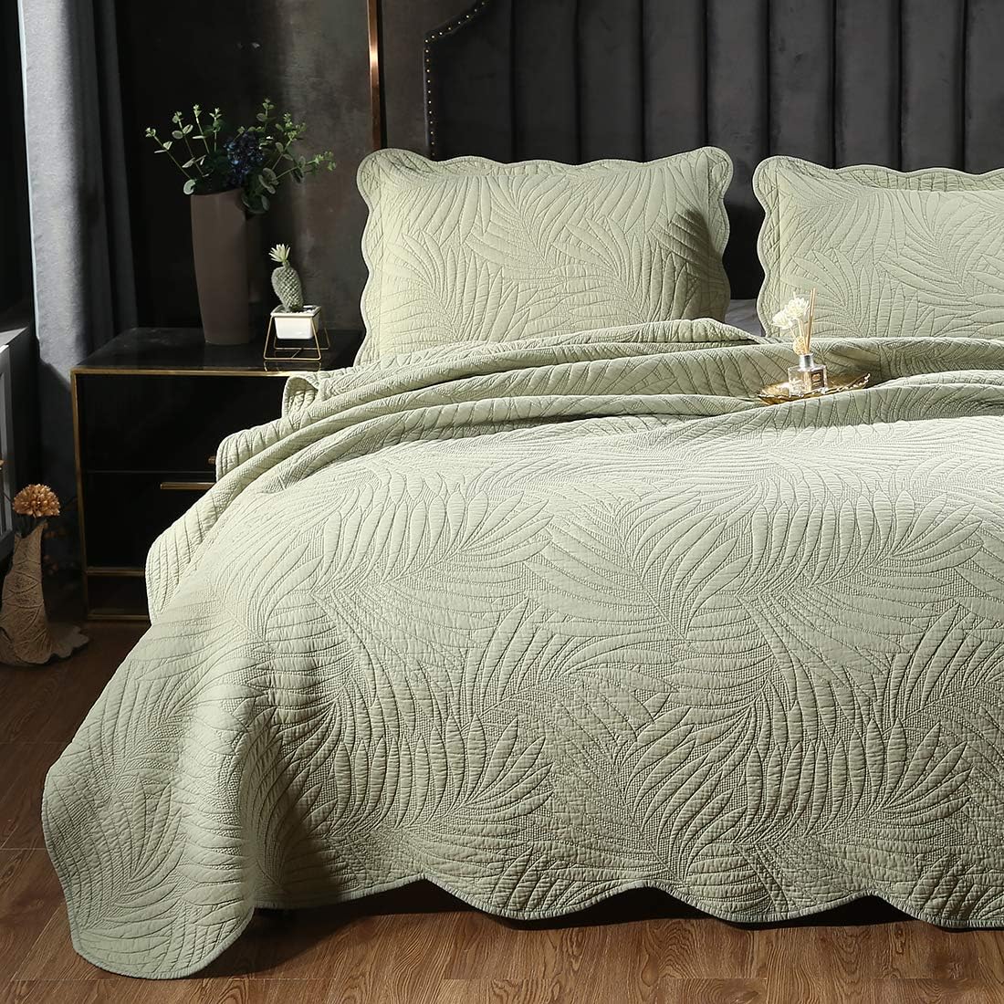 vctops Boho Leaf Embroidered 100% Cotton Bedspread Quilt Set 3-Piece Oversize Queen Size Patchwork Coverlet Bed Cover with Shams (Oversize Queen,Green)
