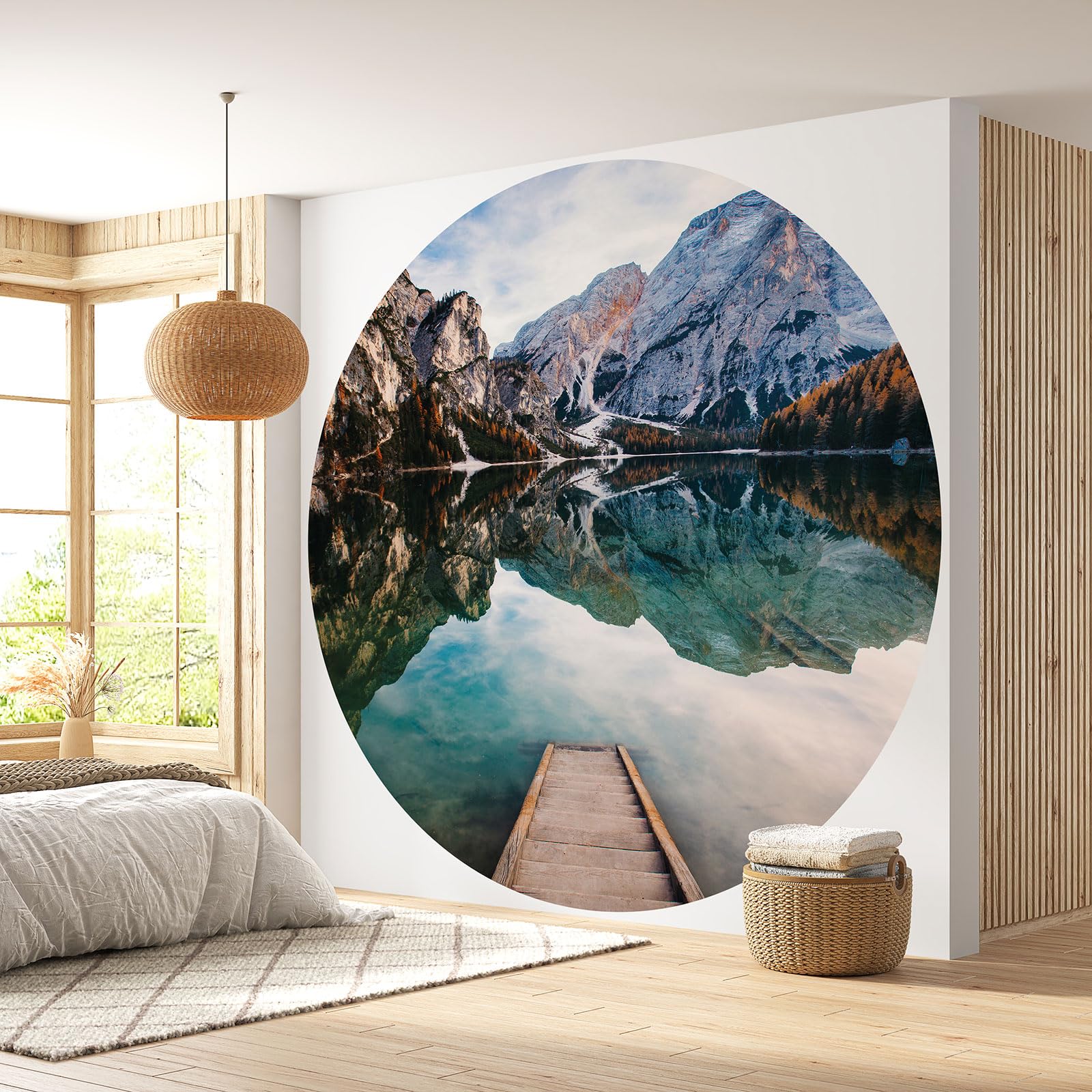 Papier peint rond montagne Lumalea pour masquer un mur nu avec un cercle lessivable 110 cm