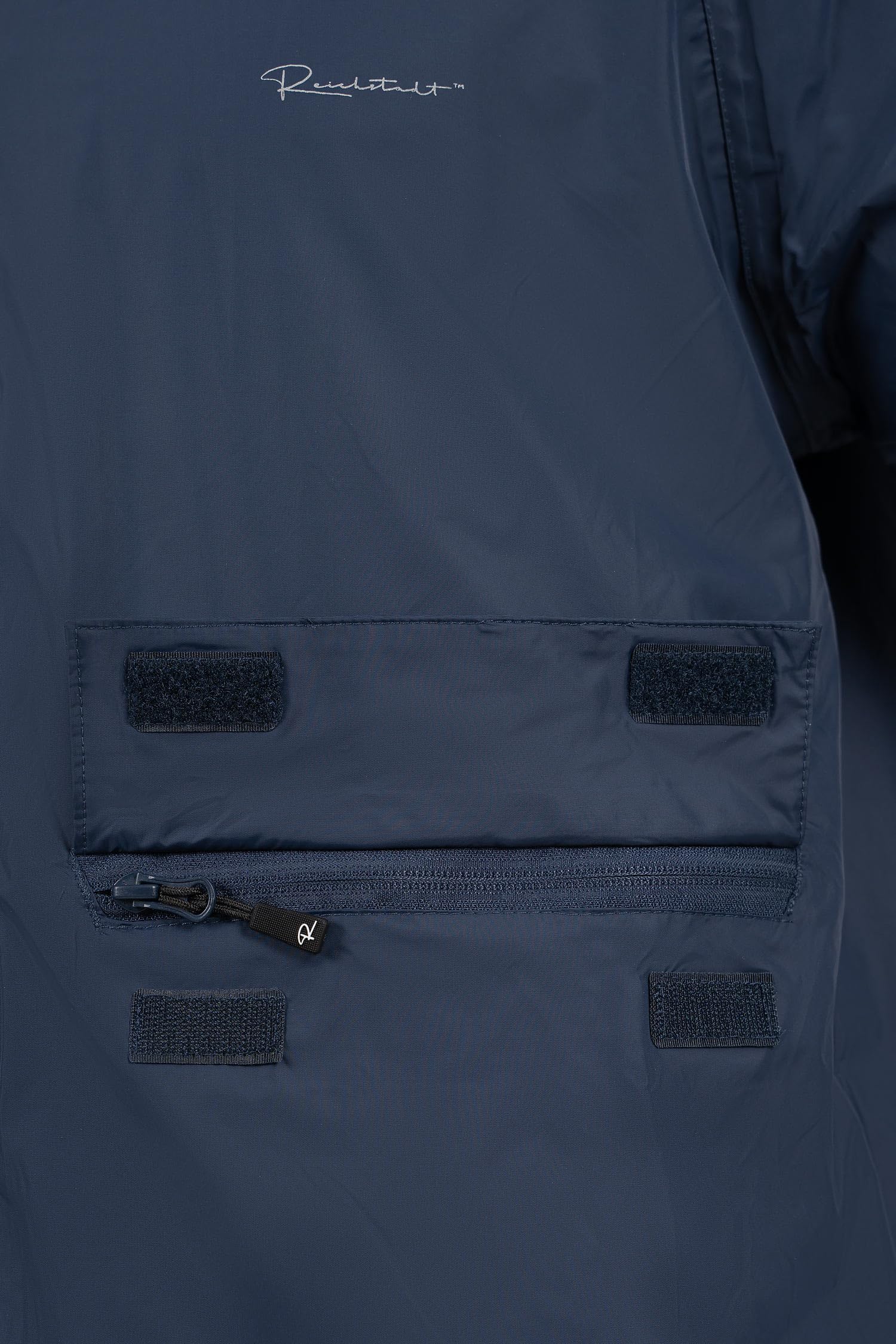 Reichstadt Chaqueta Impermeable Hombre Cortaviento Capucha Ligera Plegable | 100% impermeable, tejido transpirable, ligera, bolsa incluida, exterior, ciclismo, viajes, deporte, paseo y uso diario