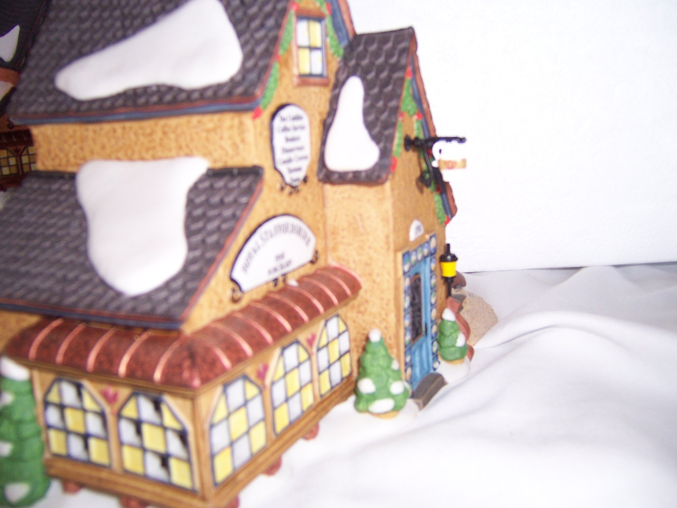 Dickens Village Royal Staffordshire cadeau de collection Noël
