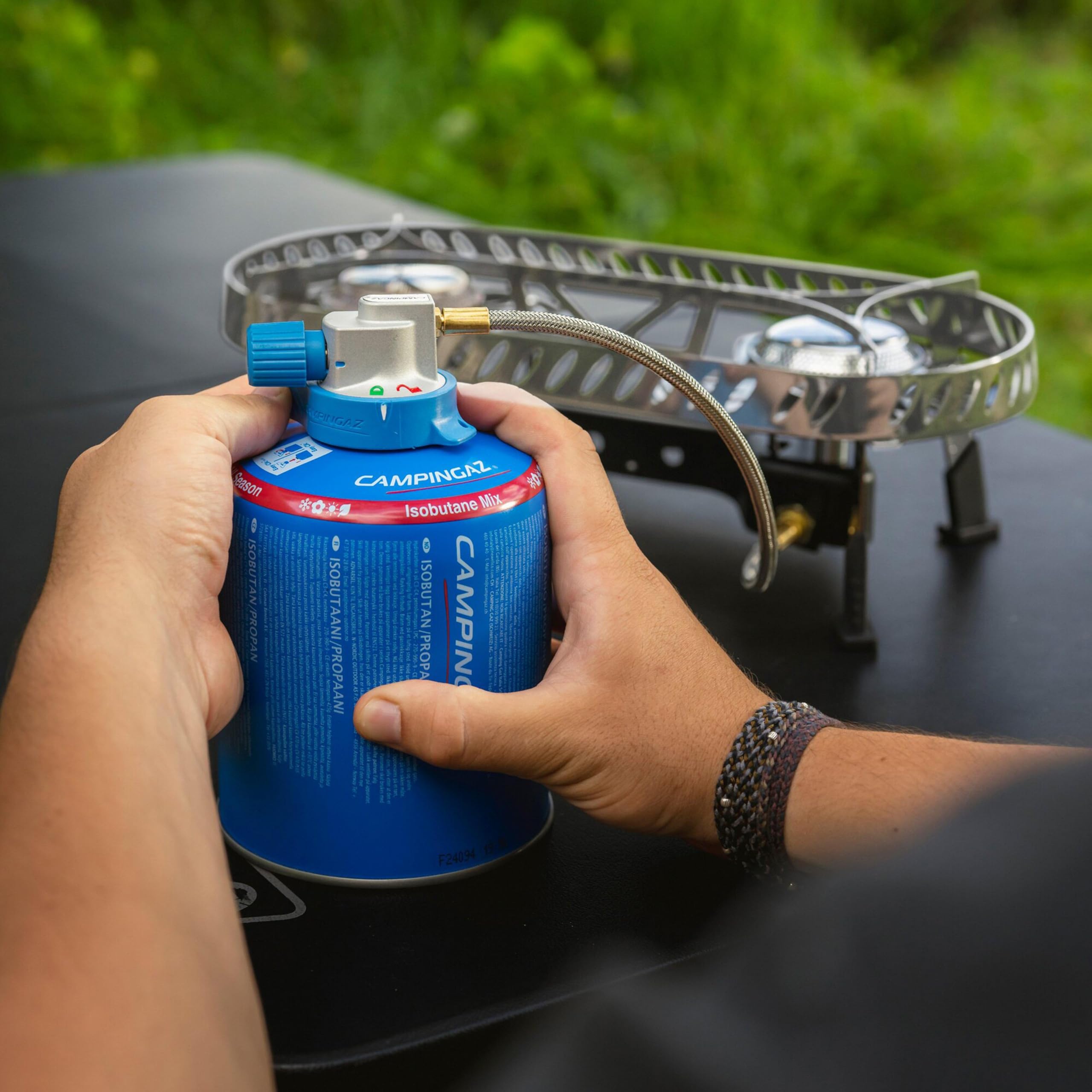 Campingaz Camp & Trek Twin Connect Fornello da campeggio, 2 bruciatori da 2000 W, accensione piezoelettrica, in acciaio e plastica, con borsa per il trasporto