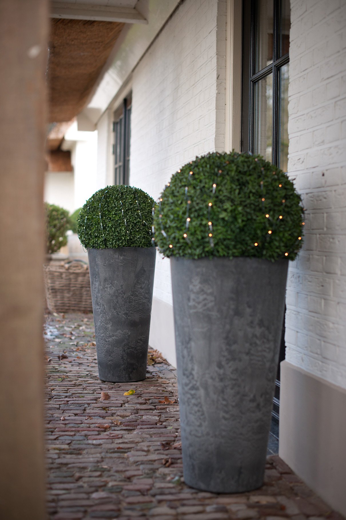 Amazon | アートストーン トールラウンド 37cm×H70cm ブラック ／底面