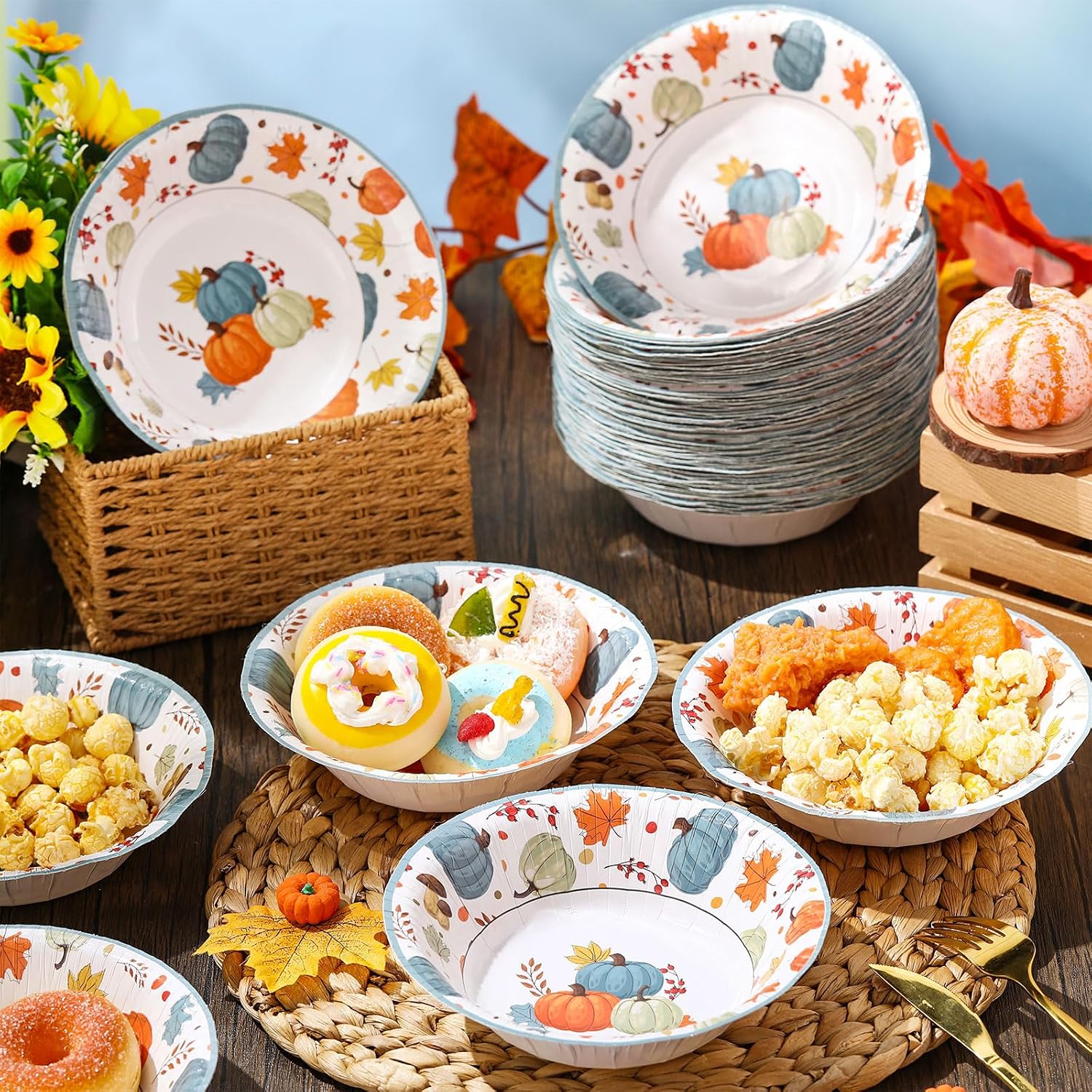 Sliner 100 Pcs 16 oz Thanksgiving Paper Bowl Pumpkin Autumn Maple Leaves Disposable Fall Thanksgiving Soup Bowl for Holiday Party Snack Dessert Salad Milk Cereal Serving Catering Event Supplies