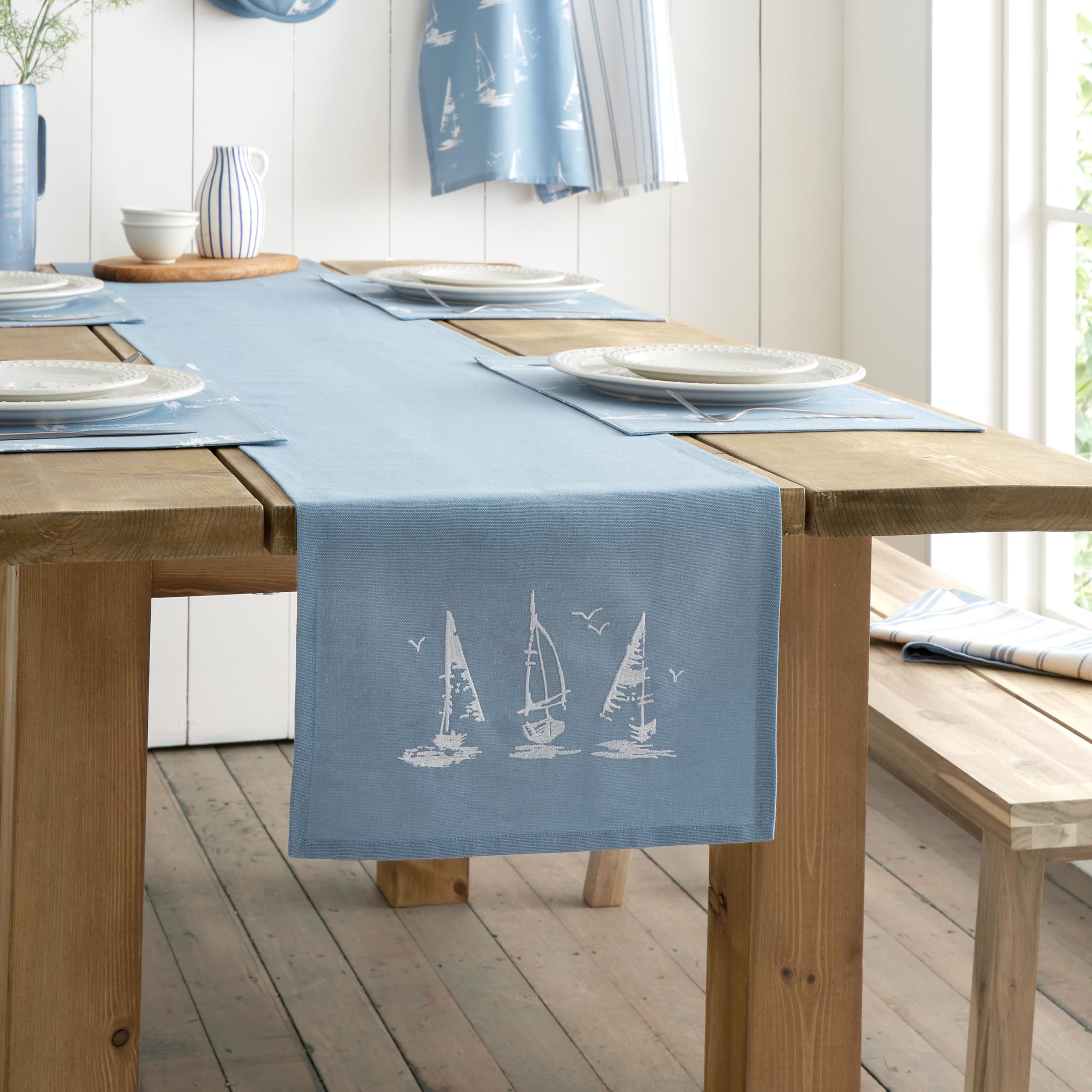 Catherine Lansfield Cotton Table Runner 33x220 cm Blue