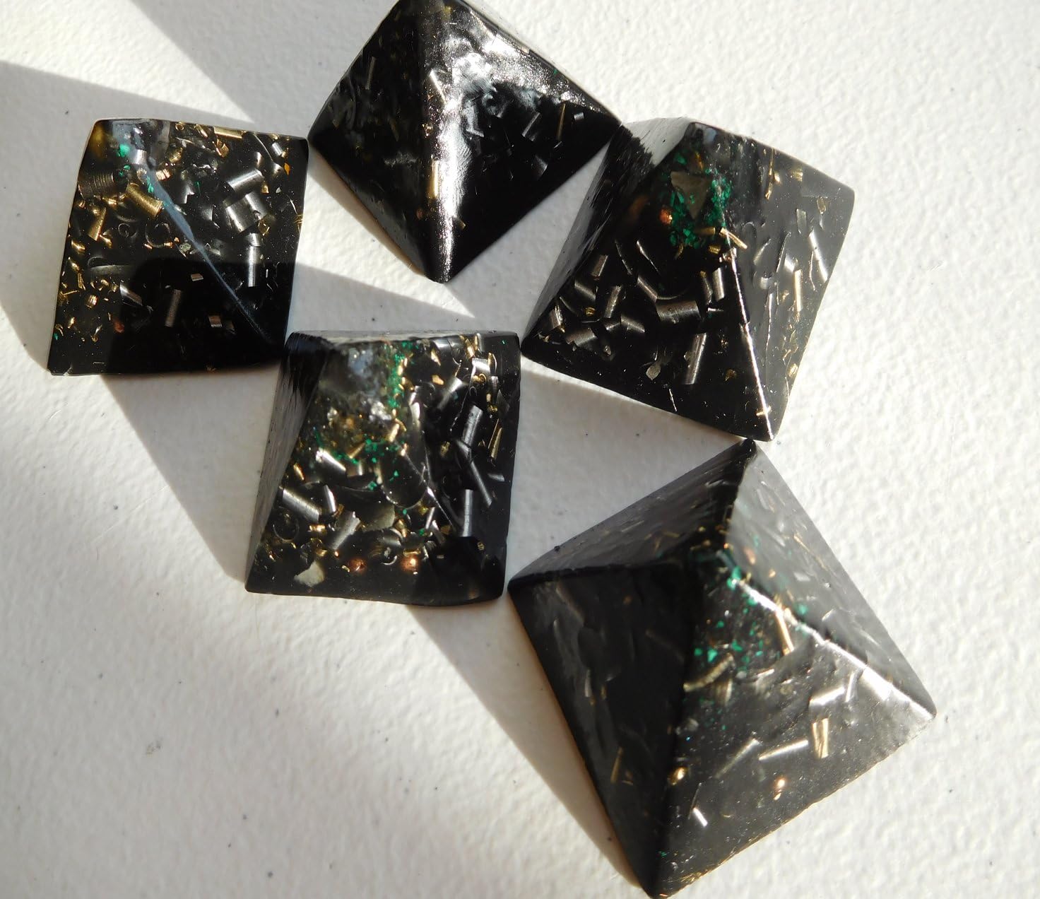 50 Black Iron Oxide Small Pyramids Orgone Generator Energy Accumulator ULTIMATE GIFTING TOOL! Made 7.83/432/528Hz Frequency with OM Chants Many Beautiful Ingredients and Colors!