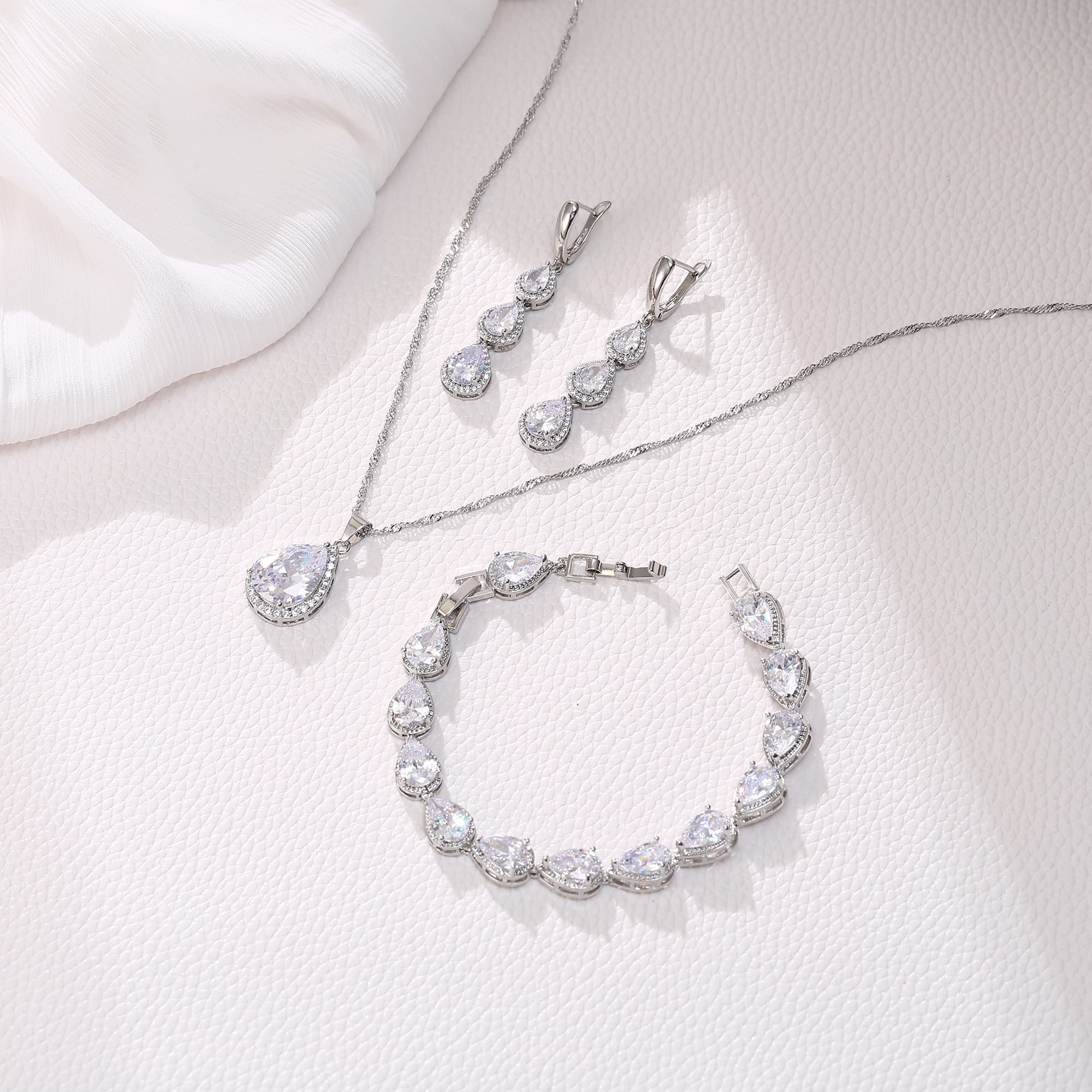 Set di Gioielli da Sposa per Le Donne Damigella d'Onore, Argento Placcato Goccia Zirconia cubica Collana Lunga Dangle Orecchini Bracciale per Partito
