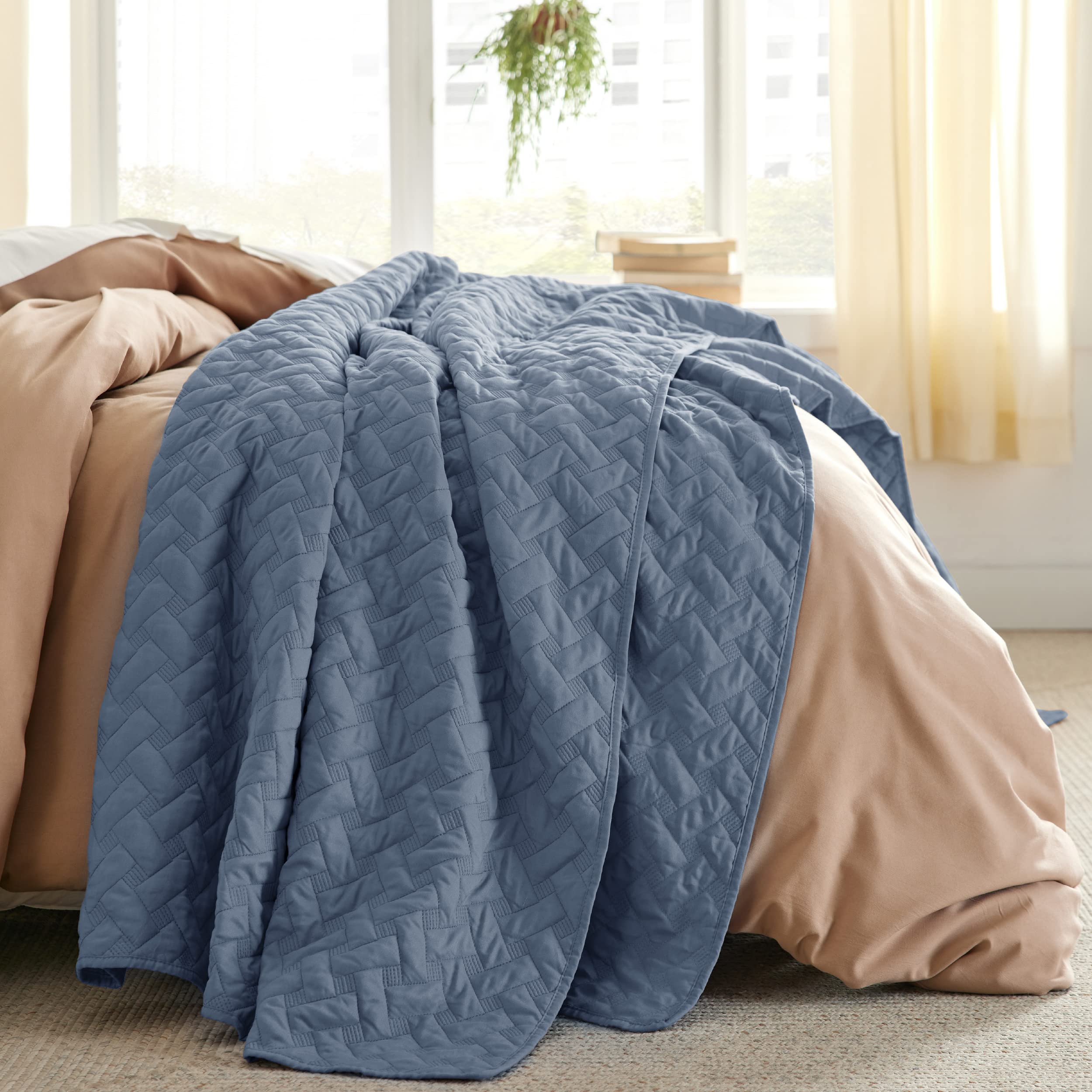Bedsure Twin Extra Long Quilt Set -Lightweight Summer Quilt Twin - Mineral Blue Bedspreads Twin Size- Bedding Coverlets for All Seasons (Includes 1 Quilt, 1 Sham)