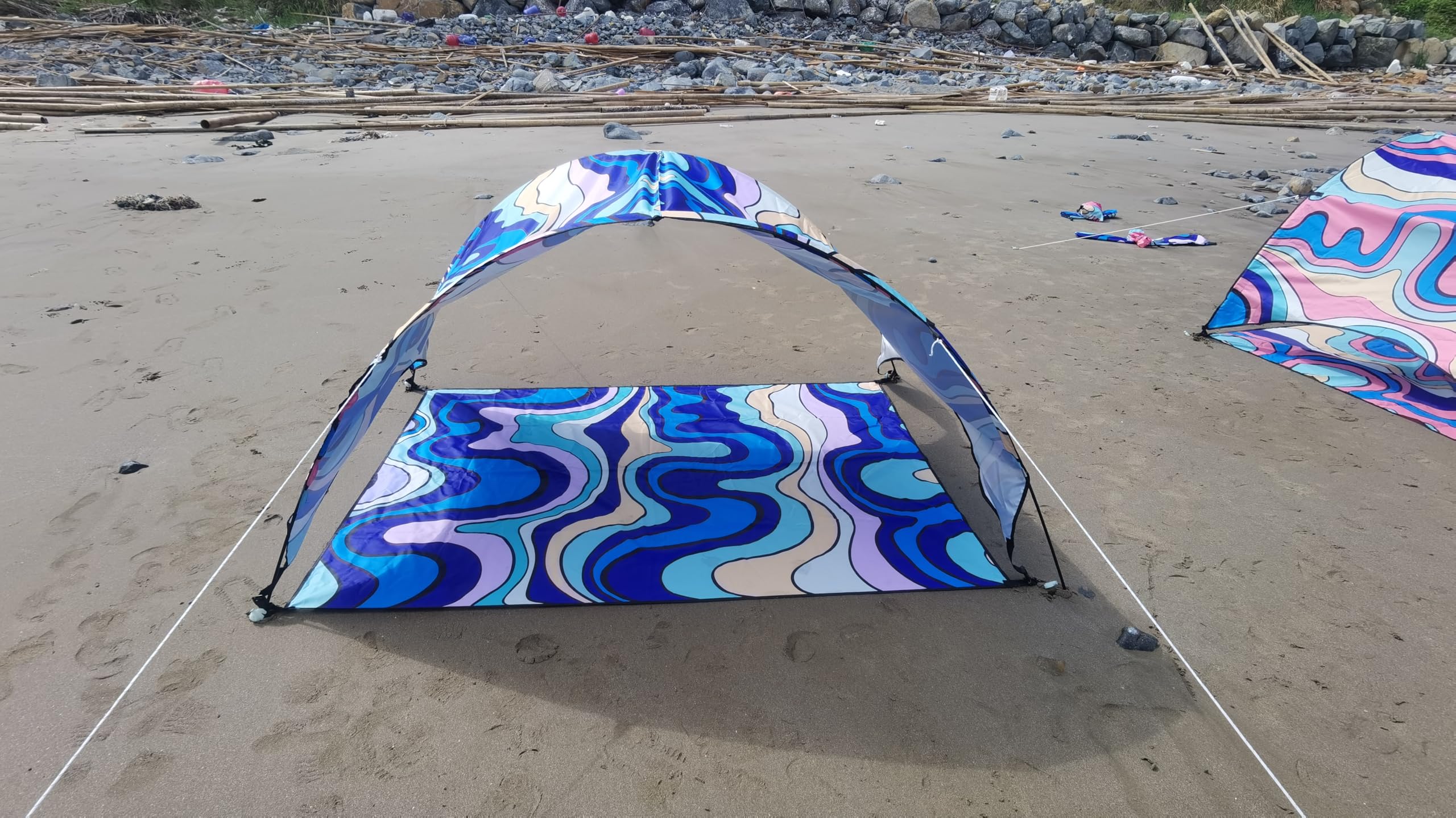 Tenda da spiaggia portatile, protezione solare UPF 50+, antivento, baldacchino da spiaggia per campeggio, cortile, picnic e attività all'aperto