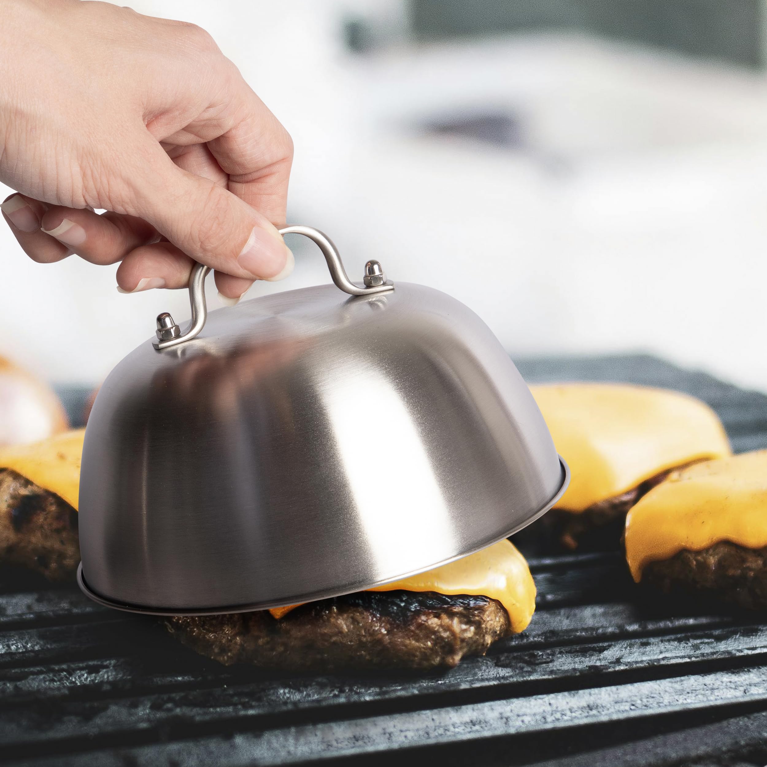ONVAYA® Burger Set ǀ 8 Teile inkl. Edelstahl Burgerglocke und Smash Burgerpresse ǀ Smash-Burger-Set mit Grillmatte, Wender und Schmelzglocke ǀ Burger Smasher ǀ Grillglocke