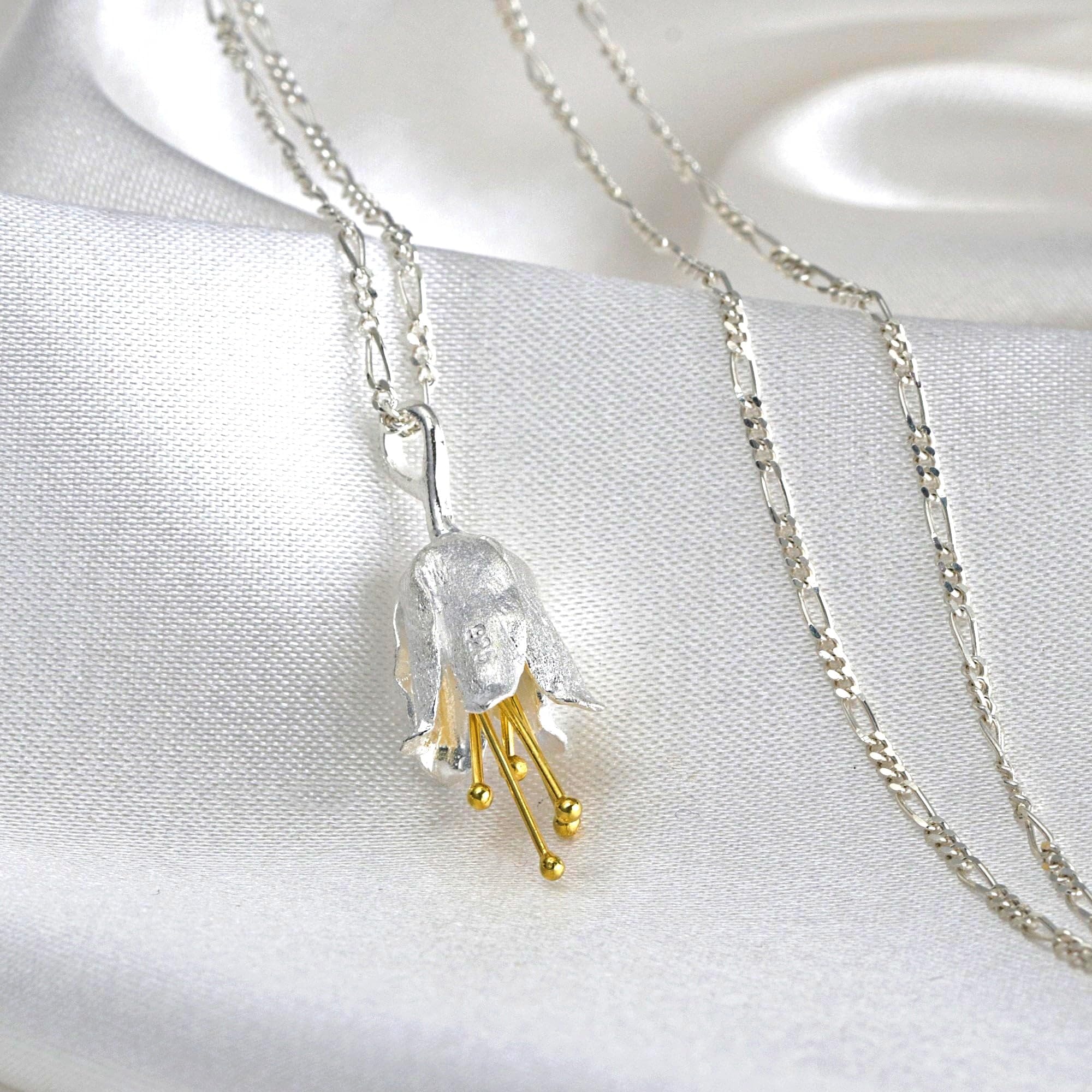MadamLili - Glockenblume Bicolor 3D Silber Anhänger - 925 Sterling Echtsilber Vergoldet - Handgefertigt - Matt - Staubblätter Naturschmuck - Exklusive Schmuckbox