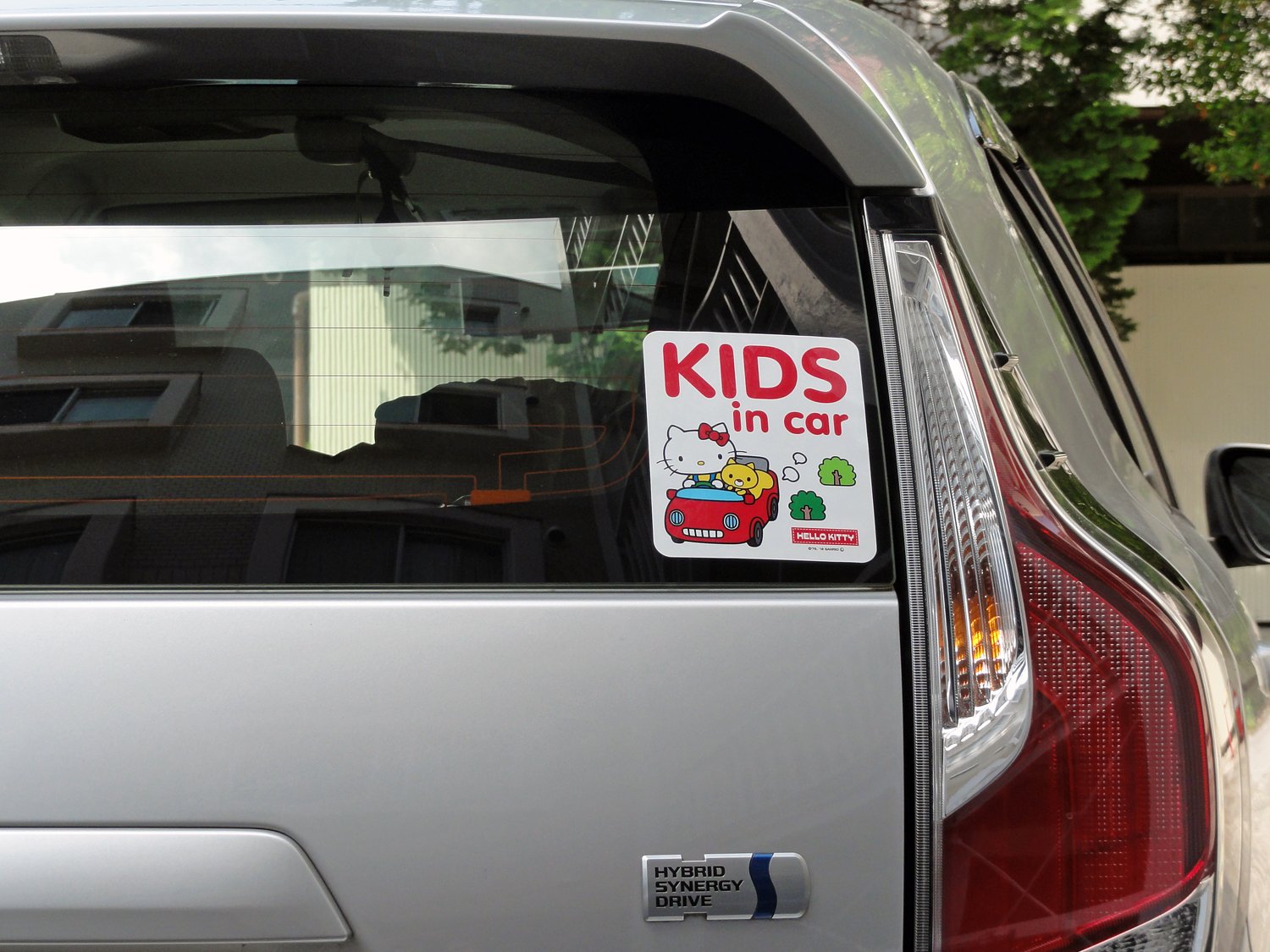 Amazon | 興和 サンリオ ハローキティ KIDS in car ドライブサイン