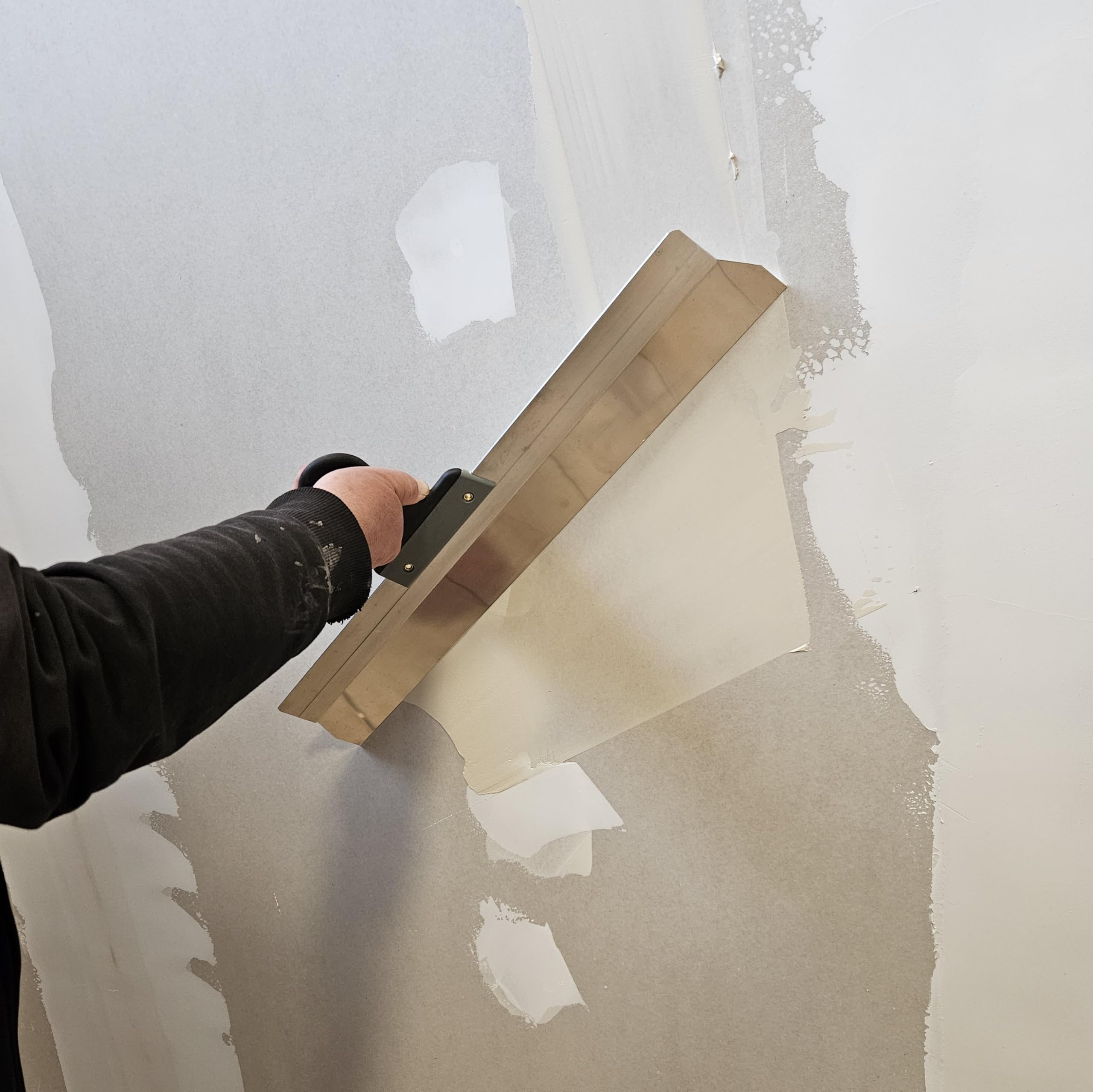 Mivos Couteau à Enduire de Façade avec Lame Large en INOX 600 mm - Couteau à Mastic pour Lisser les Grandes Surfaces - Spatule de Façade avec Soft Poignée - Made in EU