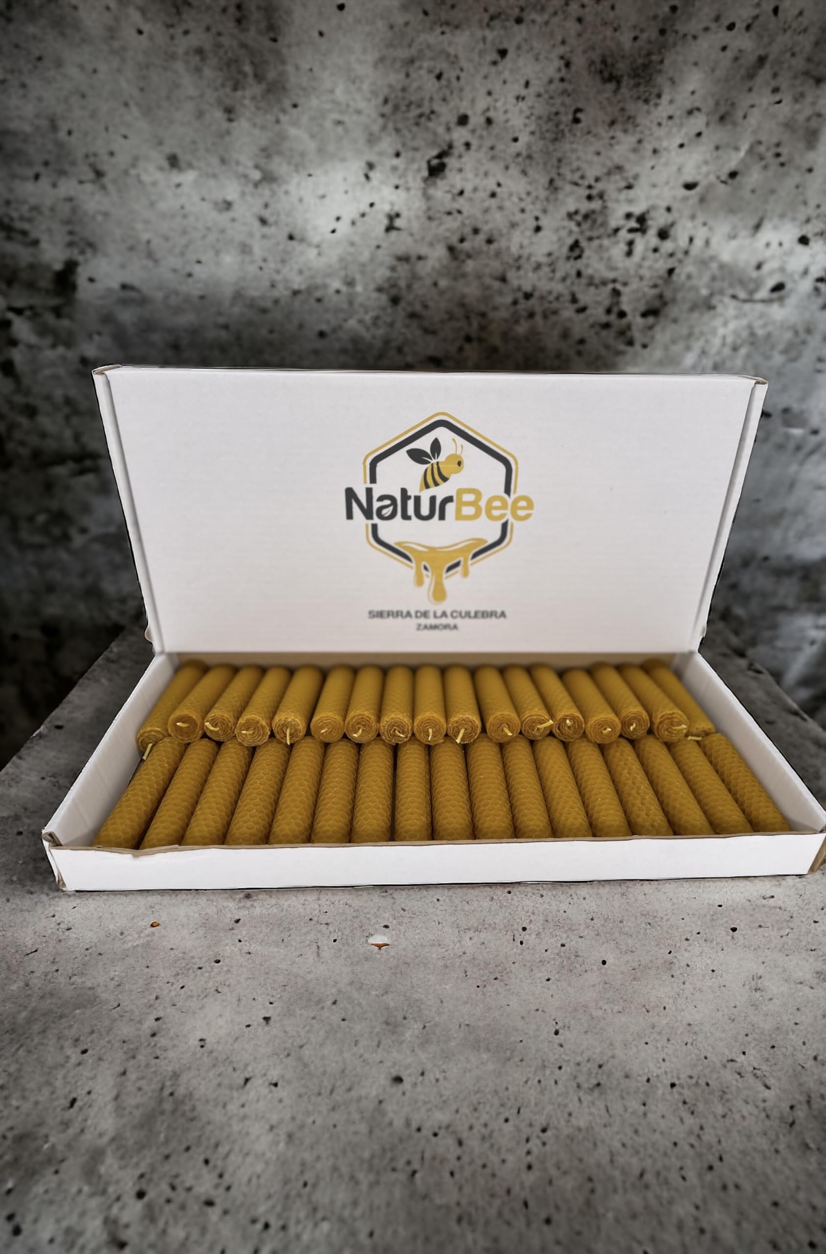 Vela de Miel de Abeja Natural. Velas de Cera de Abeja Pura (Pack de 70 velas 10 cm x 2,4 cm + 3 Palo Santo.) 100% Artesanal,Origen España, Sierra de La Culebra y Sanabria (Zamora) SIN PARAFINA