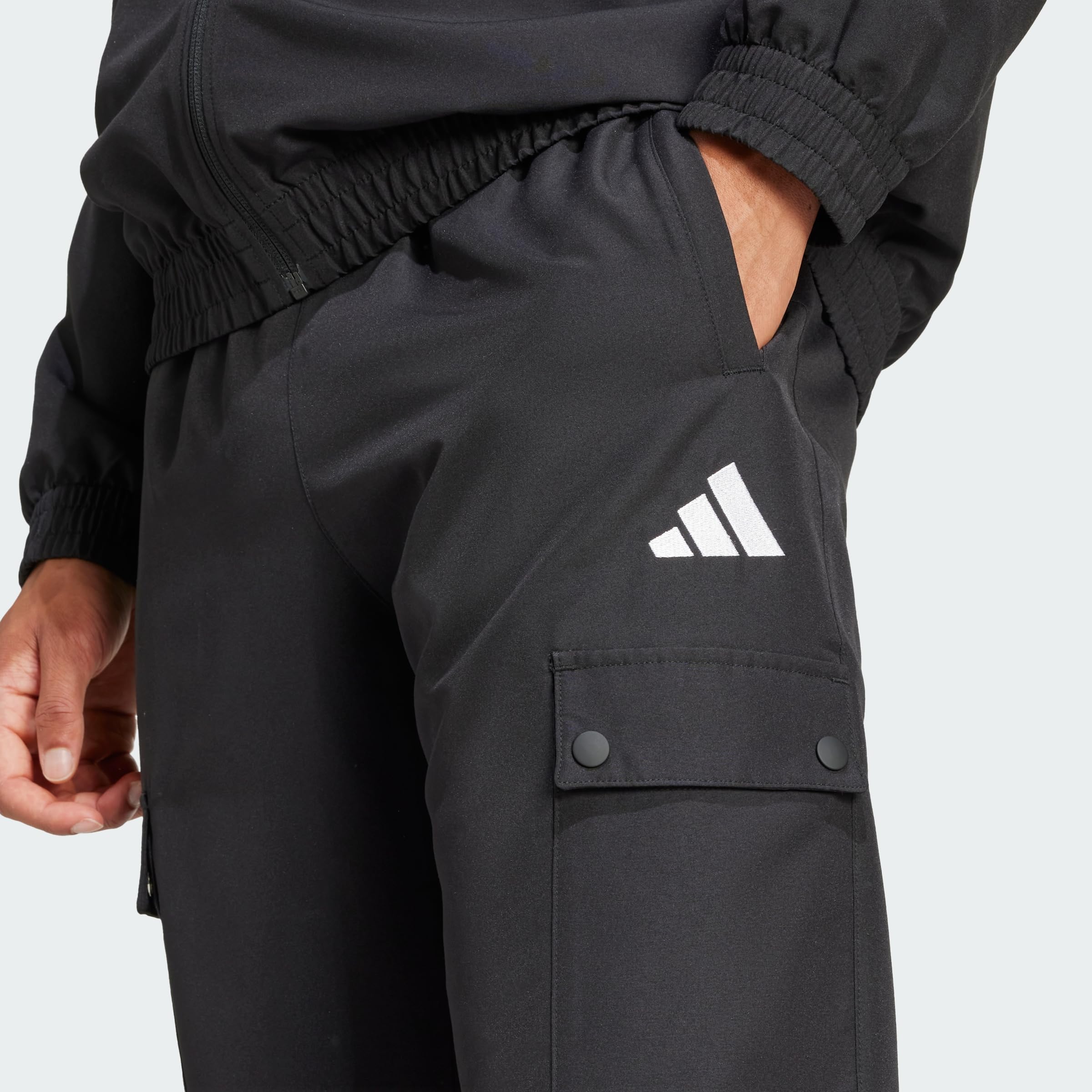 adidas Sportswear Woven Cargo Tracksuit Chándal Hombre (Pack de 1)
