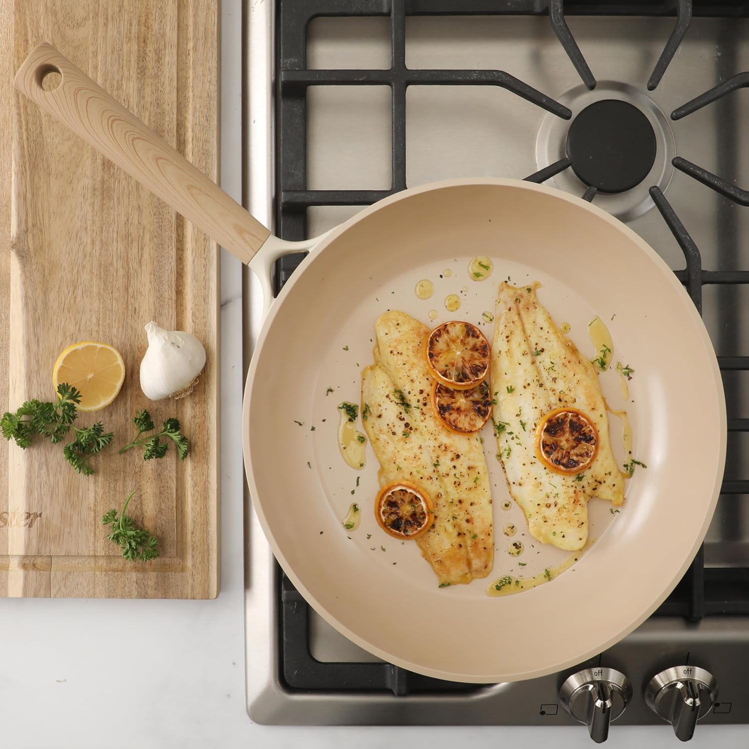 Gibson Elite Folkstone Large 12 Inch Heavy Duty Cast Aluminum Cookware Non-Toxic Premium Ceramic Non Stick Frying Pan, Kitchen Egg Pan, Omelet Pan, Linen White W/Wood Handle, Induction Safe