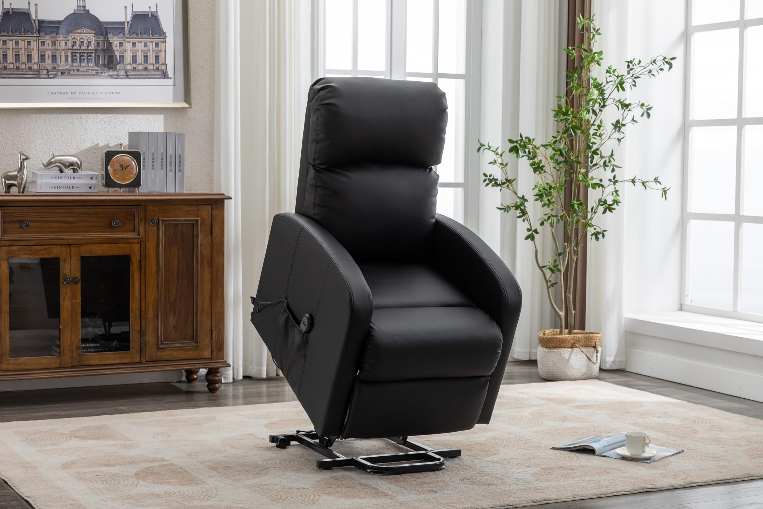 Poltrona elettrica ottima qualità comfort e sostegno quando ci si alza o ci si siede Sistema autoaiuto (Alza persone). Inclinazione elettrica. articolata. Rivestita in similpelle anticrepa colore nero