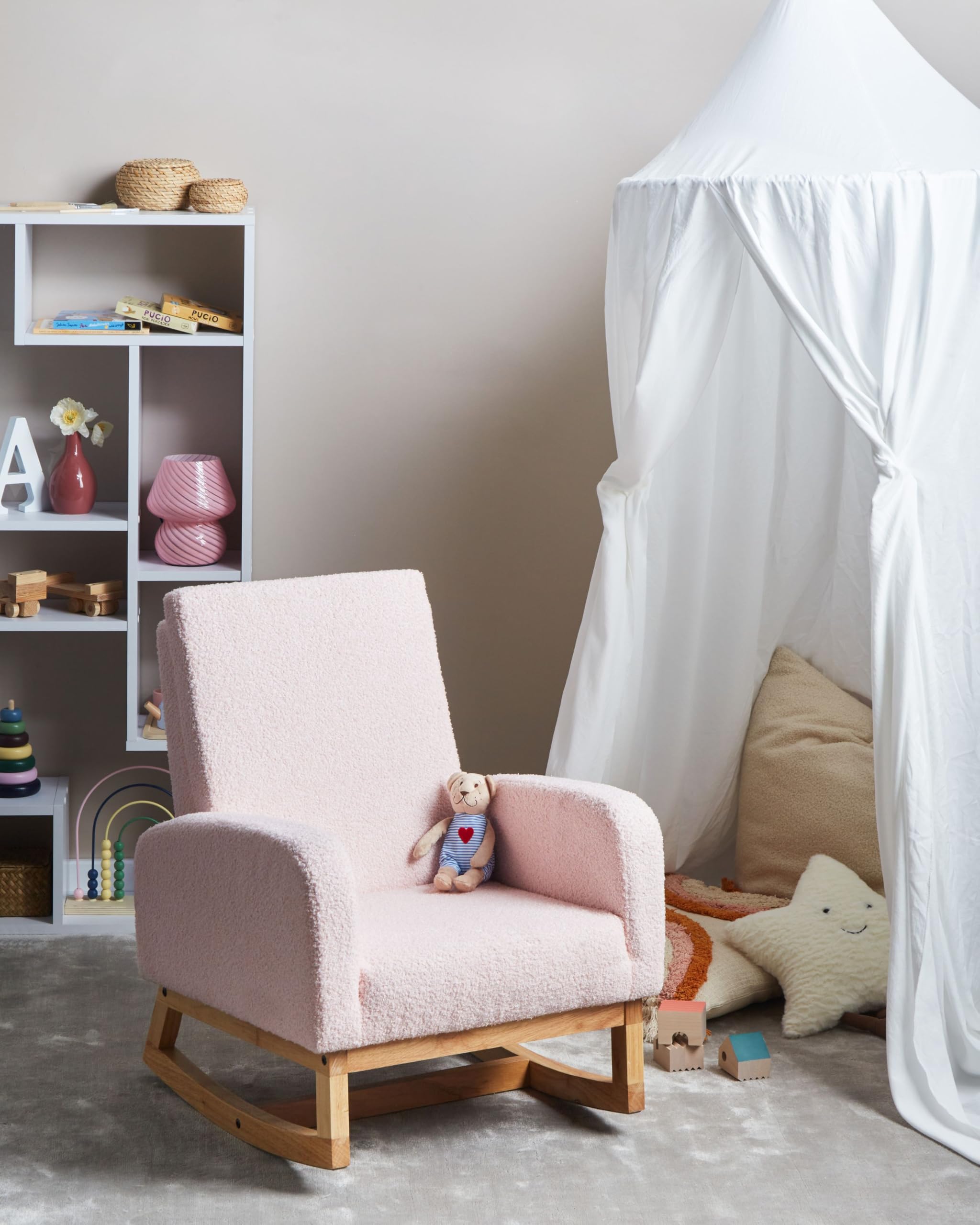 Fauteuil à Bascule pour Enfants en Bouclé Pieds en Bois Rose Pastel Norby