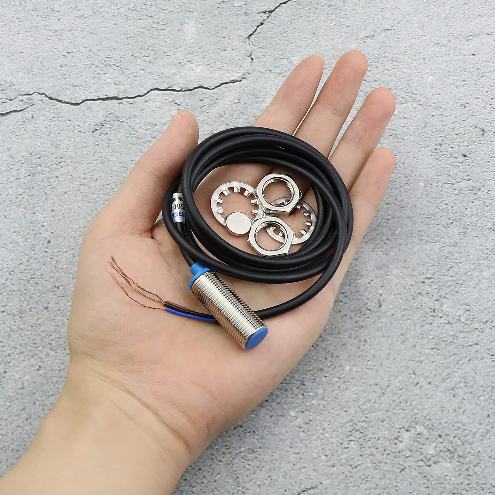 NJK-5002C Hall Effect Sensor Proximity Switch - NPN, 3-Wire, Normally Open (2/5 Pcs)