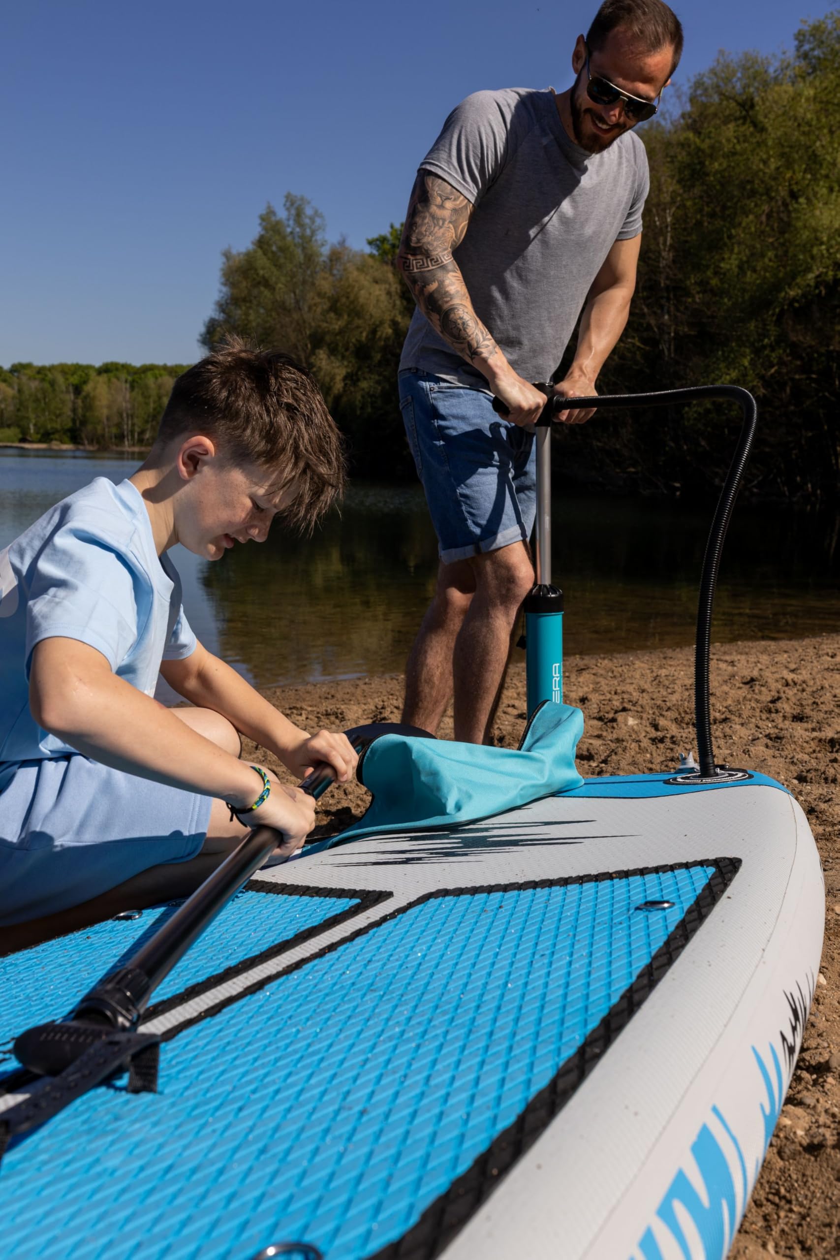 Spinera Light SUP Komplettset – Aufblasbares Stand Up Paddle Board 3 Größen 10.6 | 11.2 | 11.8 Ultraleicht & stabil – inkl. Paddel, Pumpe & Rucksack