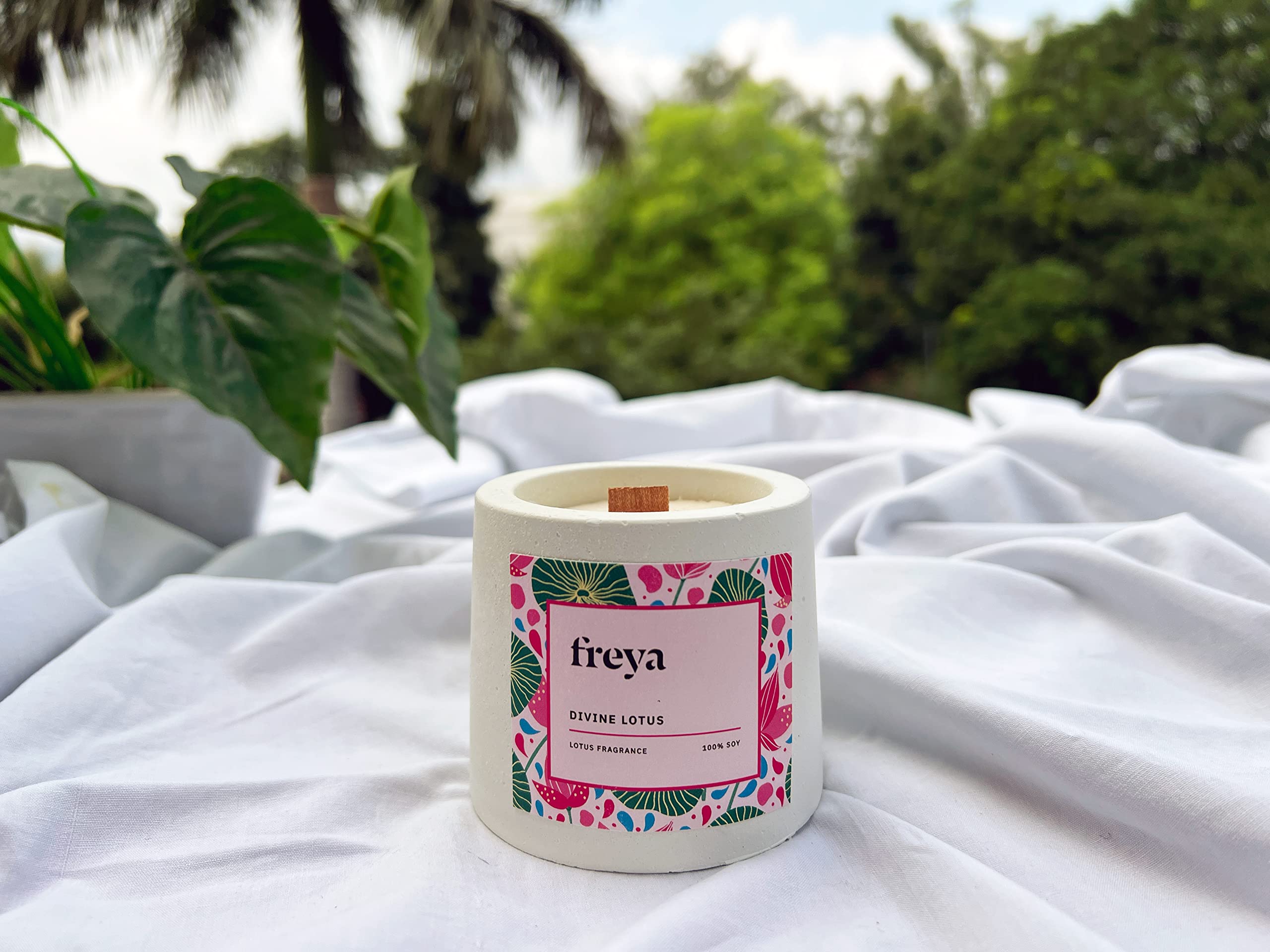 Freya Home Divin Lotus Mini Soy Wax Candle | Ideal for Diwali, Christmas, Office, Home Decor & Gifting | 25-30 Hours of Blissful Scented Burn Time (100g)