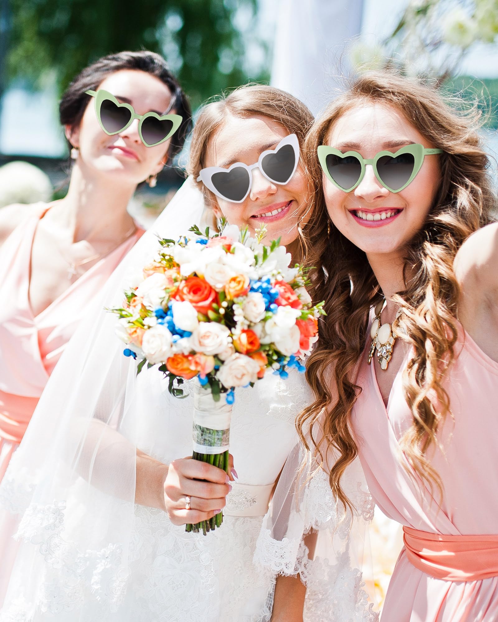 Xuhal Lot de 7 peignoirs de mariée et de demoiselle d'honneur en satin avec lunettes de soleil en forme de cœur