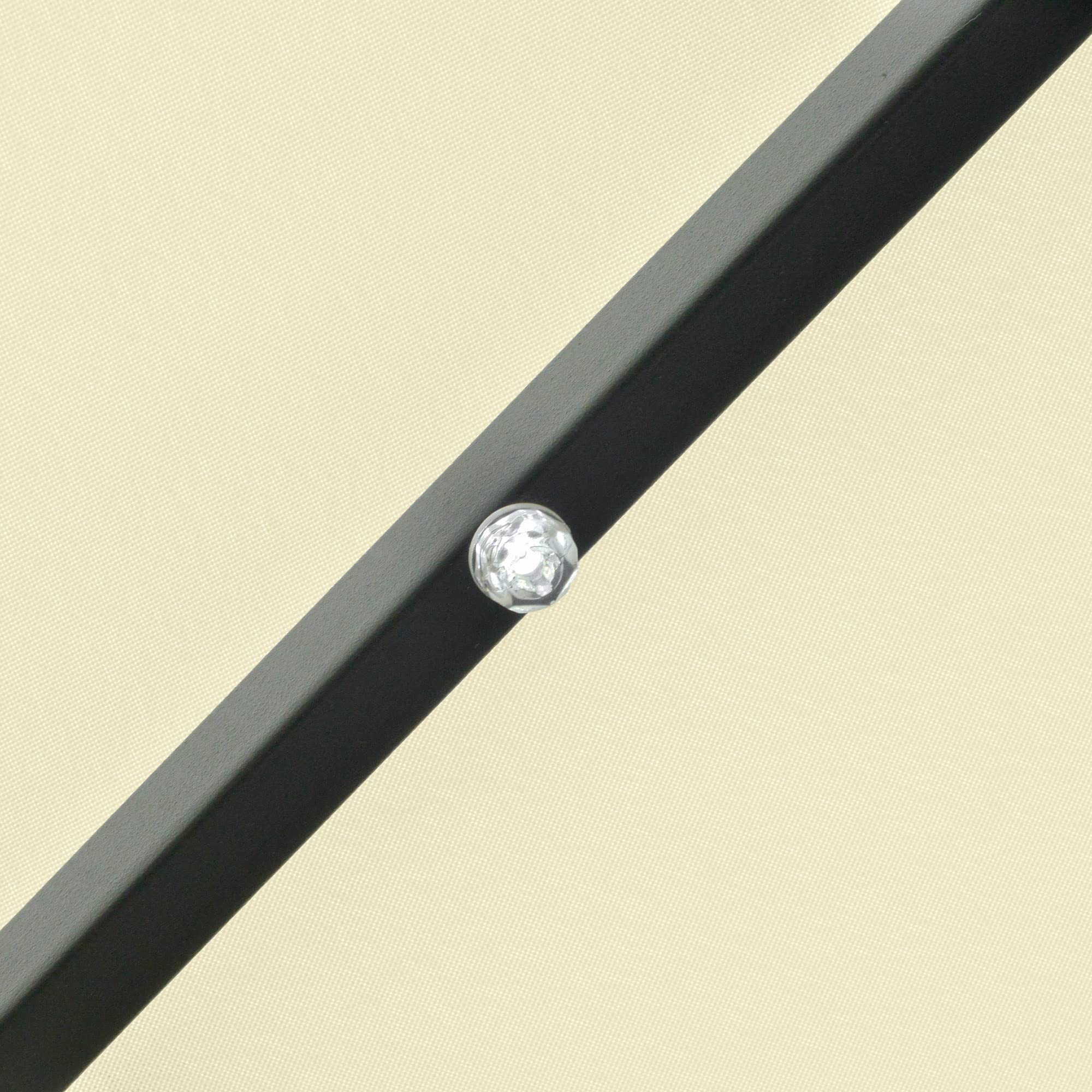 Outsunny Ombrellone da Giardino Inclinabile Ø265 cm con Manovella Beige | 32 Luci LED Solari, Ombrellone da Esterno, 8 Stecche, Acciaio e Poliestere, per Terrazza Balcone Patio
