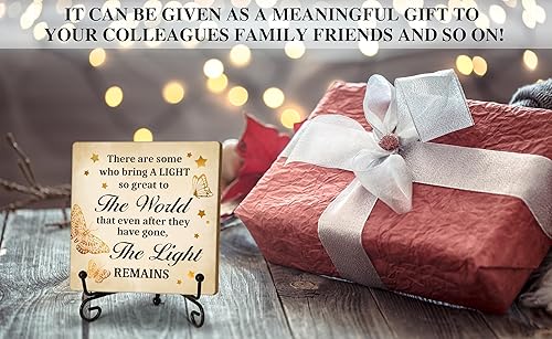 Miniatura 3 de Letrero de madera con soporte, diseño de mariposa con texto en inglés "There are Some Who Bring A Light So Great to The World", decoración de