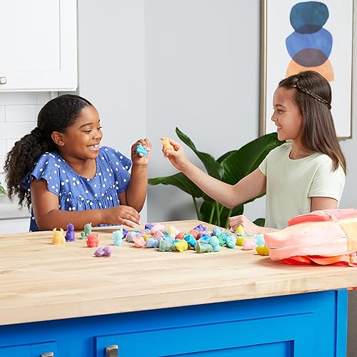 Miniatura 28 de Elmer's Squishies Figuras esponjosas fosforescentes, kit de juguetes para hacer tú mismo, crea 2 personajes misteriosos, kit de 13 piezas Multi