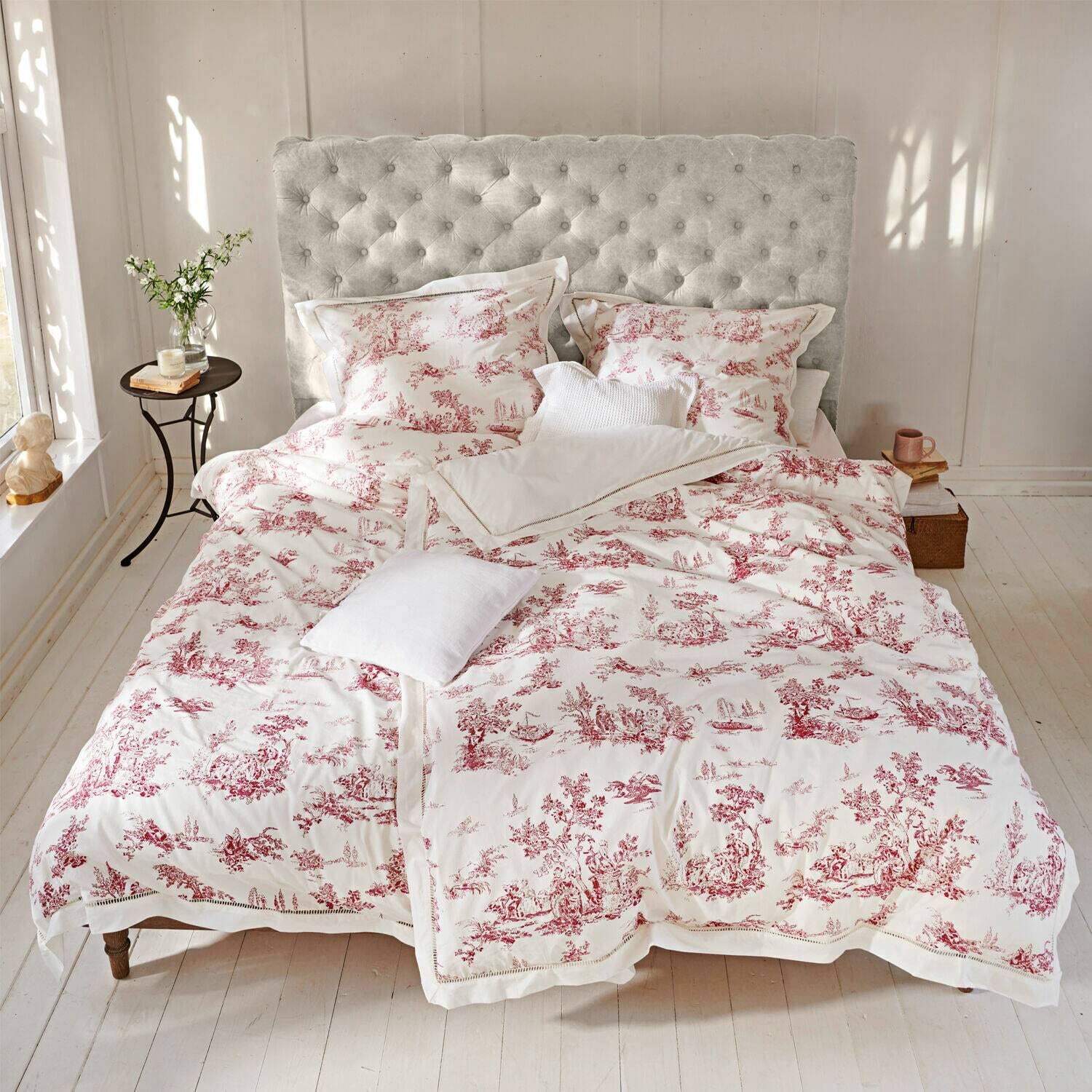 Loberon Bettwäsche Toile Rouge, traditionelles Muster, französischer Landhaus-Charme, atmungsaktiv und hautfreundlich, Schlafzimmertextilien, Baumwolle, weiß/rot