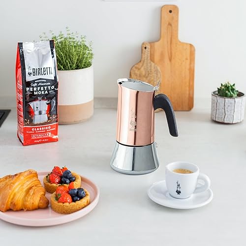 Miniatura 2 de Bialetti Nuevo Cafetera Venus 2 tazas, mango antiquemaduras, no apto para inducción, 2 tazas (2.9 fl oz), acero inoxidable, color - cobre, potencia