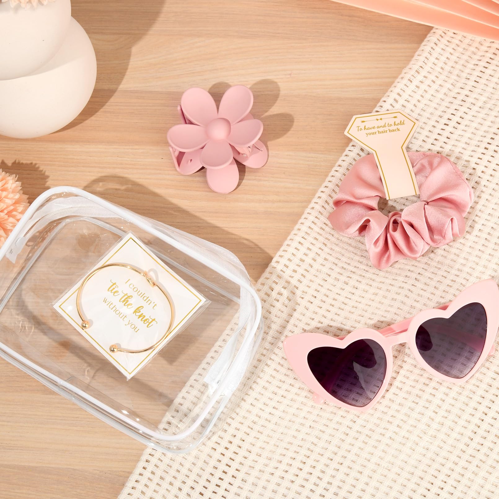 DEEKA Set di 30 borse trasparenti per proposte di damigella d'onore, trousse da trucco per addio al nubilato, bomboniere, occhiali da sole, clip a artiglio, elastici per braccialetti con nodi, regali