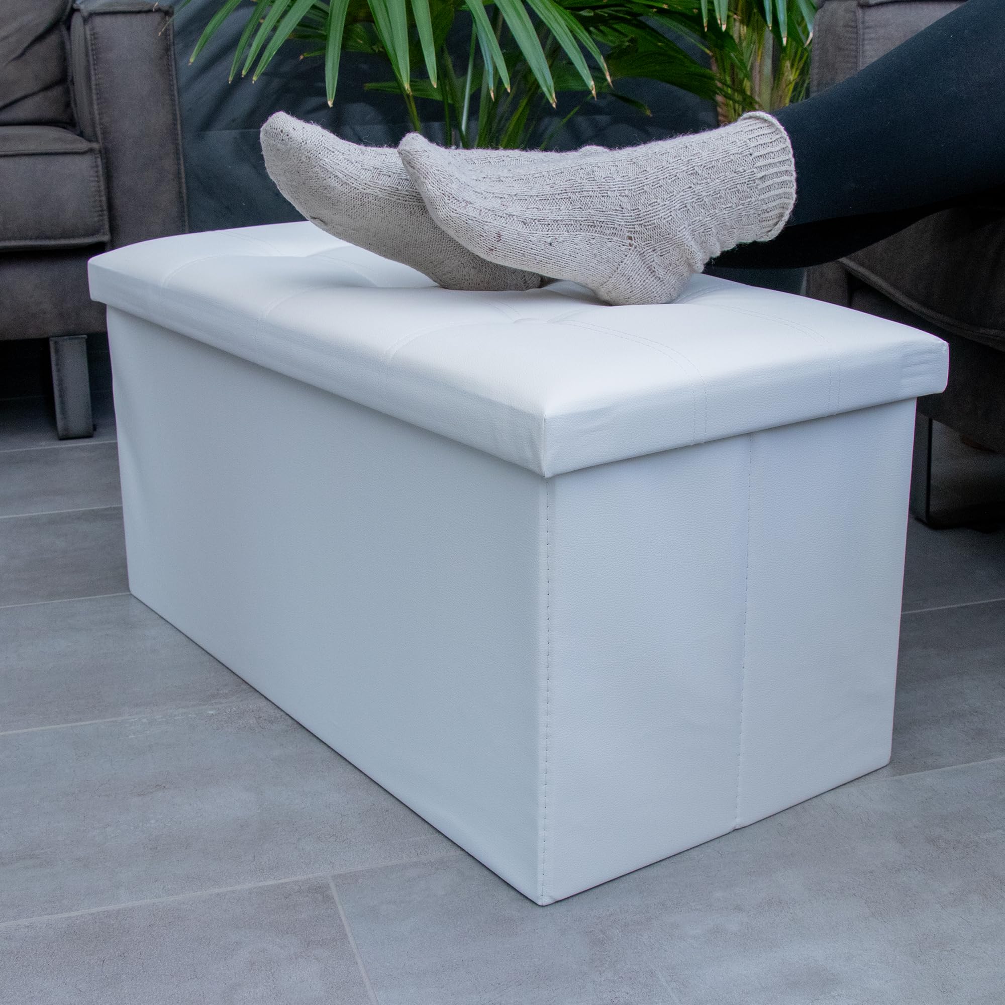 Intirilife Puff Baúl Plegable 78x38x38 cm in Blanco Opal – Taburete Almacenaje Tapizado de Cuero Artificial per Almacenamiento y Reposapiés