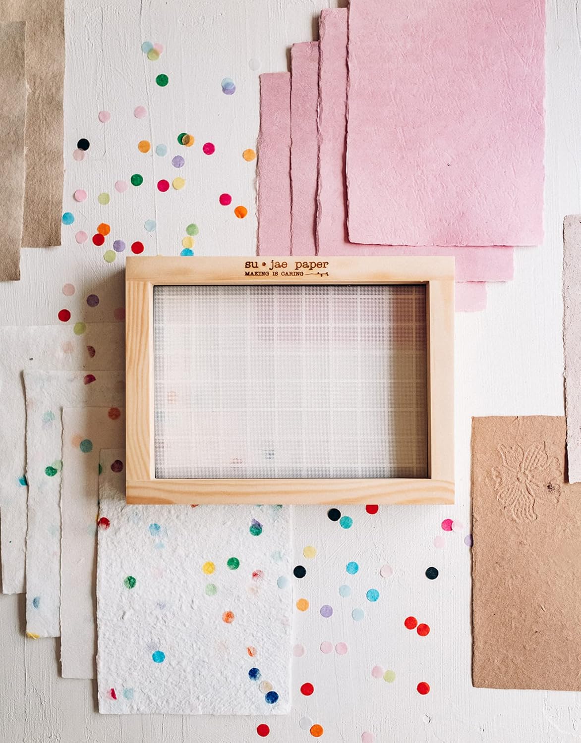 Waterproof Paper Making Screen Kit to Craft Your Own Handmade A5 Paper: Wood Deckle, Mesh Screen, Plastic Grid, Confetti, Sponge, 4 Couch Felts & Video Instructions : Arts, Crafts & Sewing