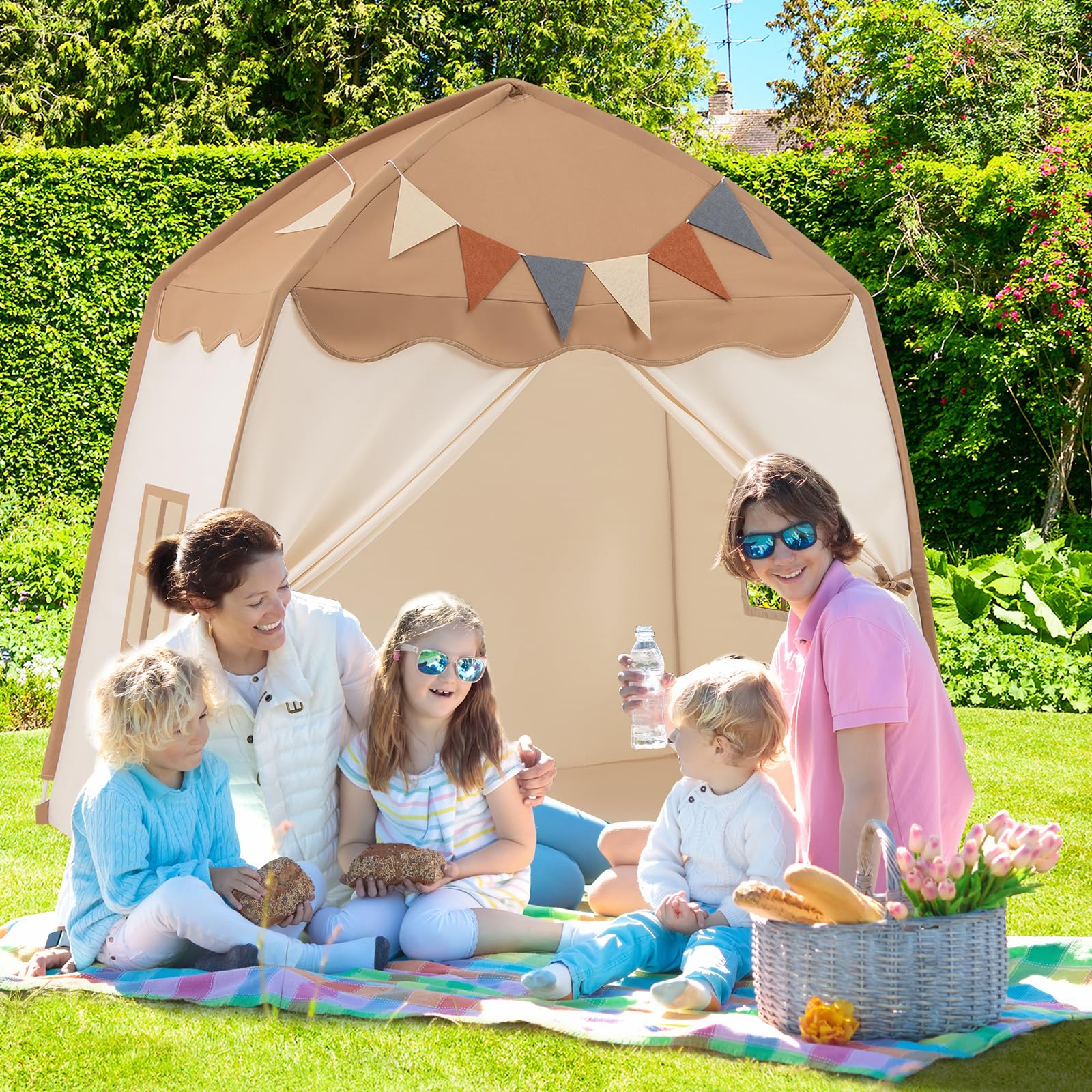 HOMASIS Capanna per Bambini da 3 a 12 anni, Tenda per Bambini con Bandierine e Lucine da Interno ed Esterno, Casetta da Gioco con Finestre da Cameretta, 157 x 98 x 148 cm (Marrone)